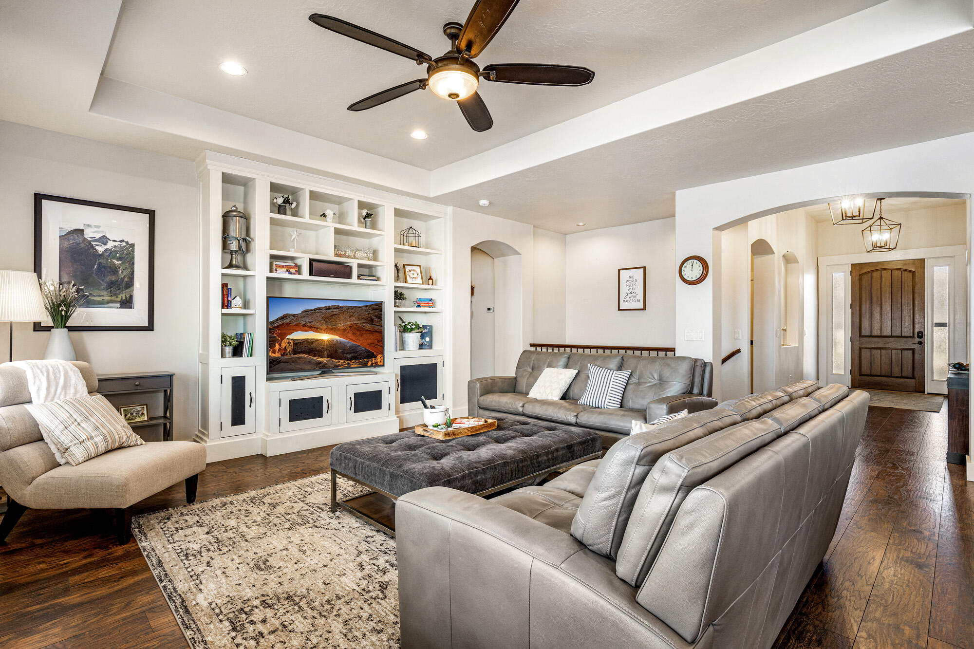 TONAQUINT TERRACE - Residential