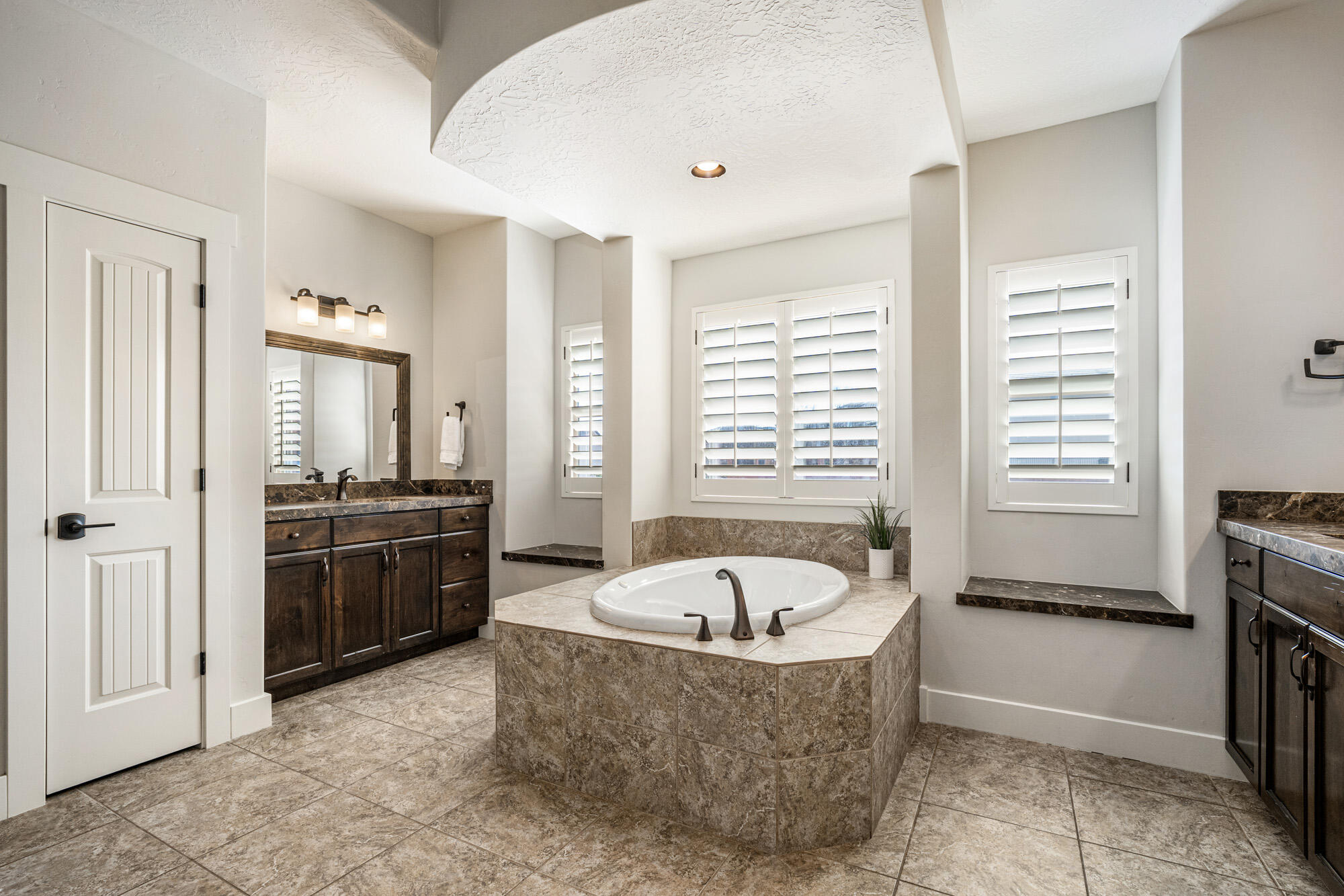TONAQUINT TERRACE - Residential
