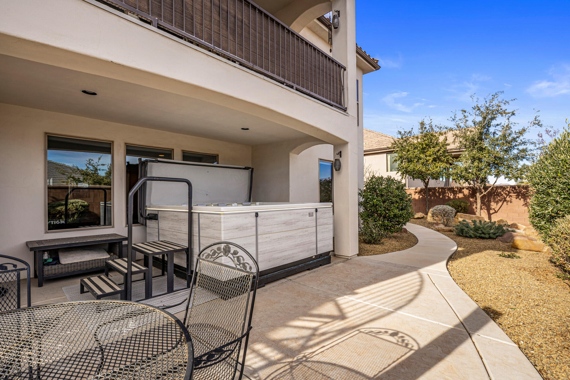 TONAQUINT TERRACE - Residential