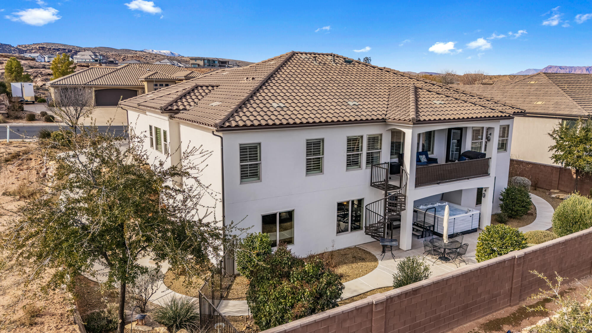 TONAQUINT TERRACE - Residential