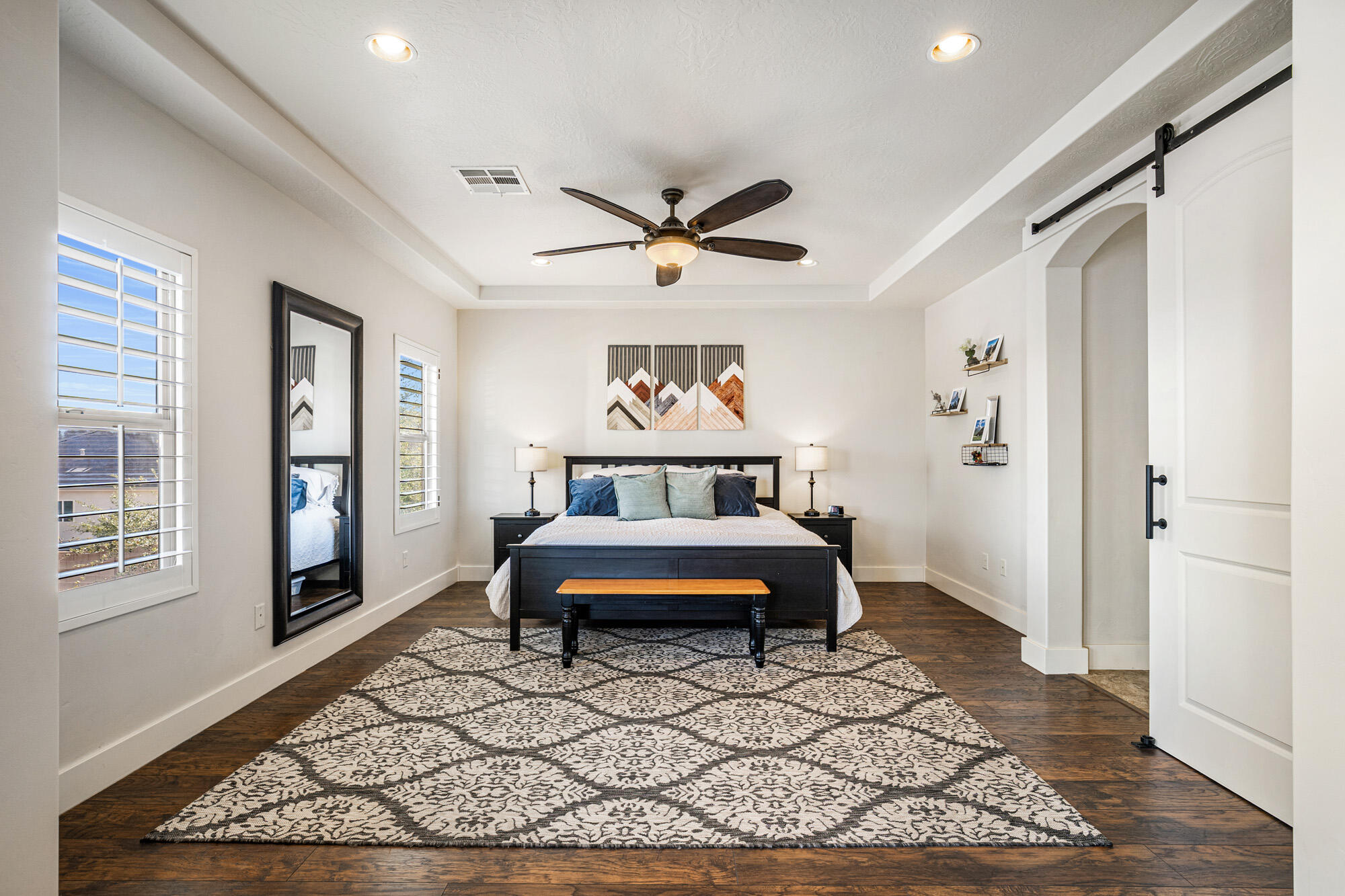 TONAQUINT TERRACE - Residential