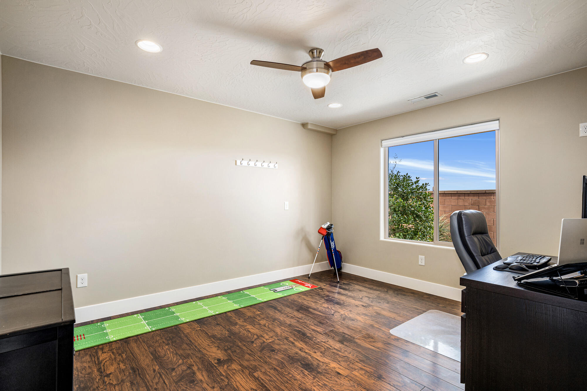 TONAQUINT TERRACE - Residential