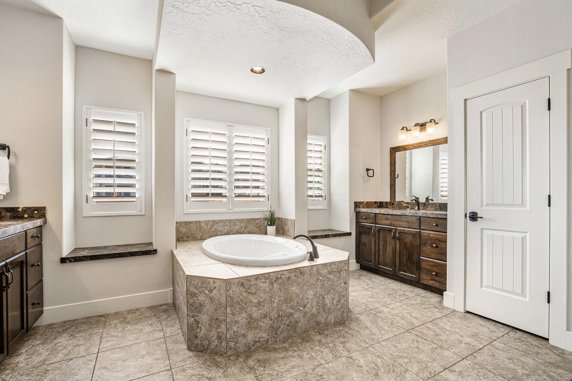TONAQUINT TERRACE - Residential