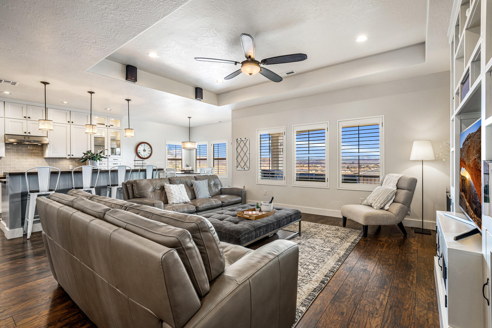 TONAQUINT TERRACE - Residential