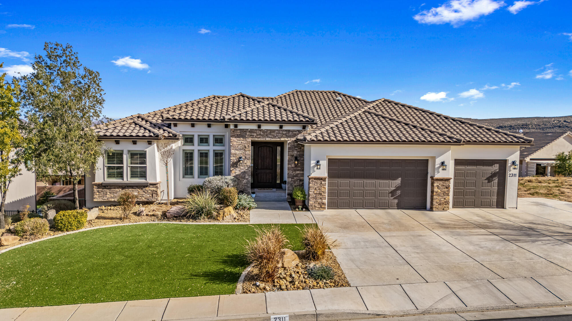 TONAQUINT TERRACE - Residential