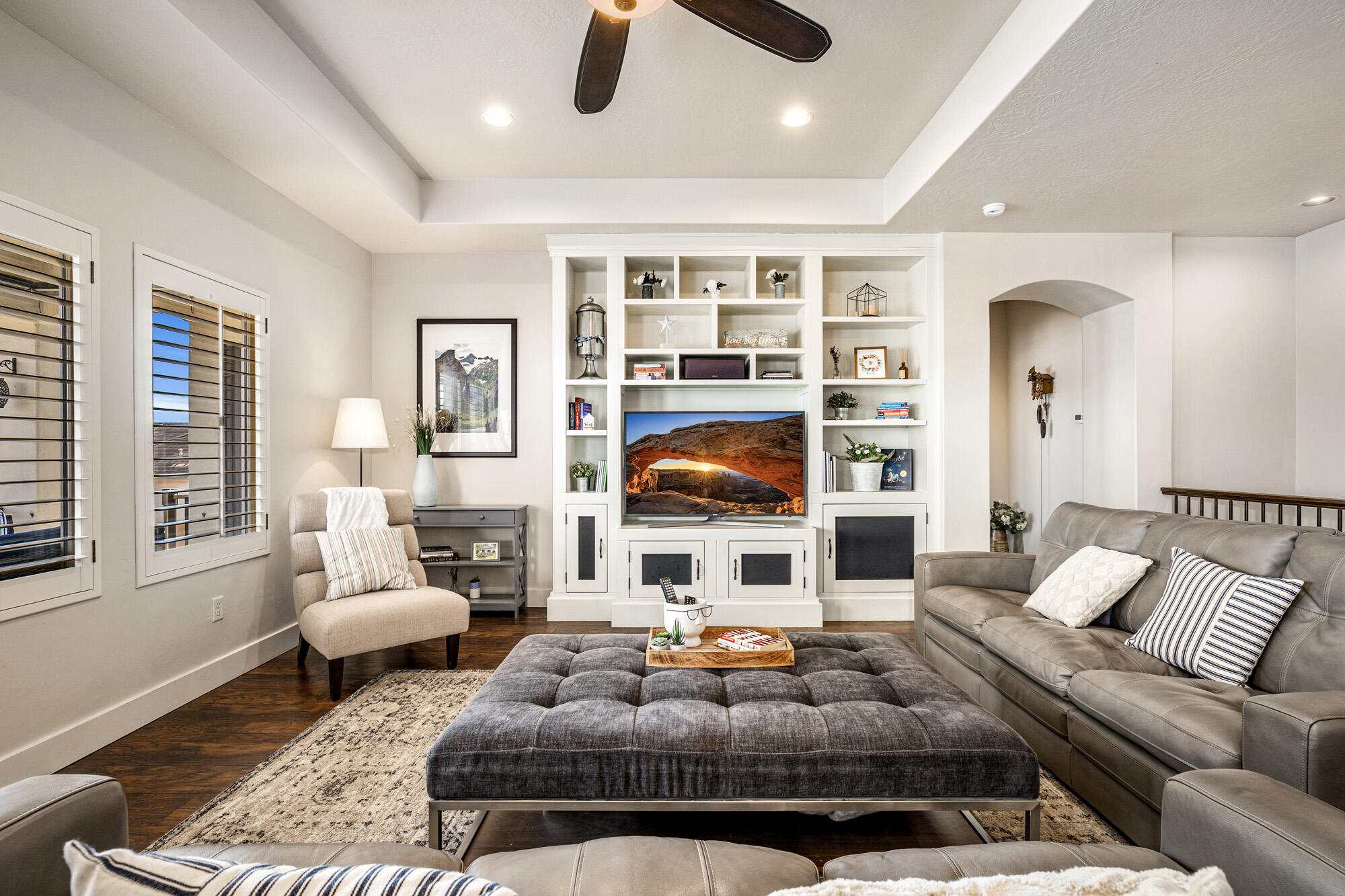 TONAQUINT TERRACE - Residential