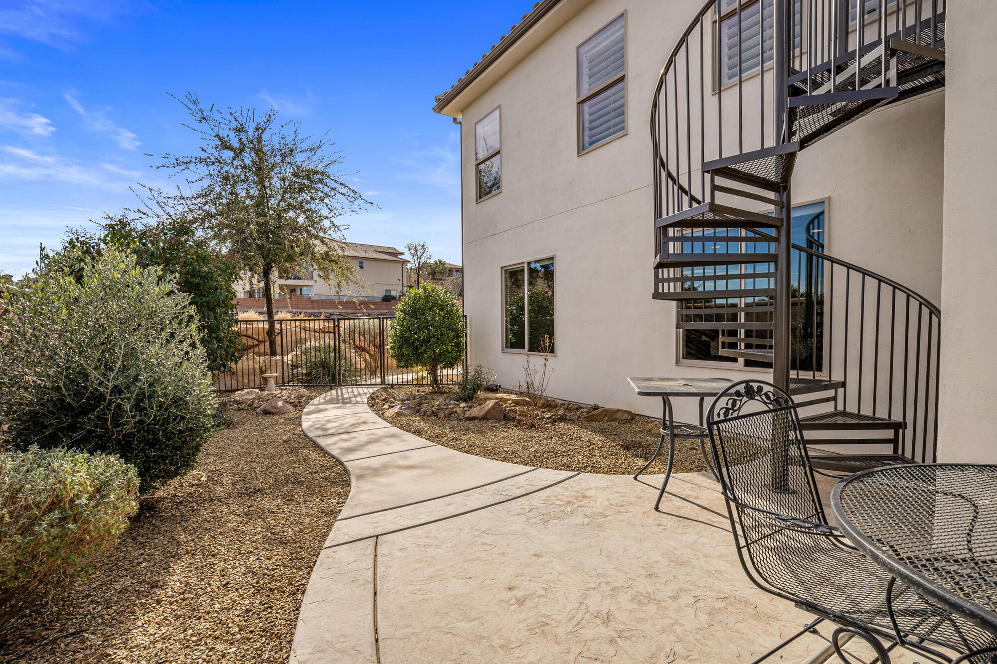 TONAQUINT TERRACE - Residential