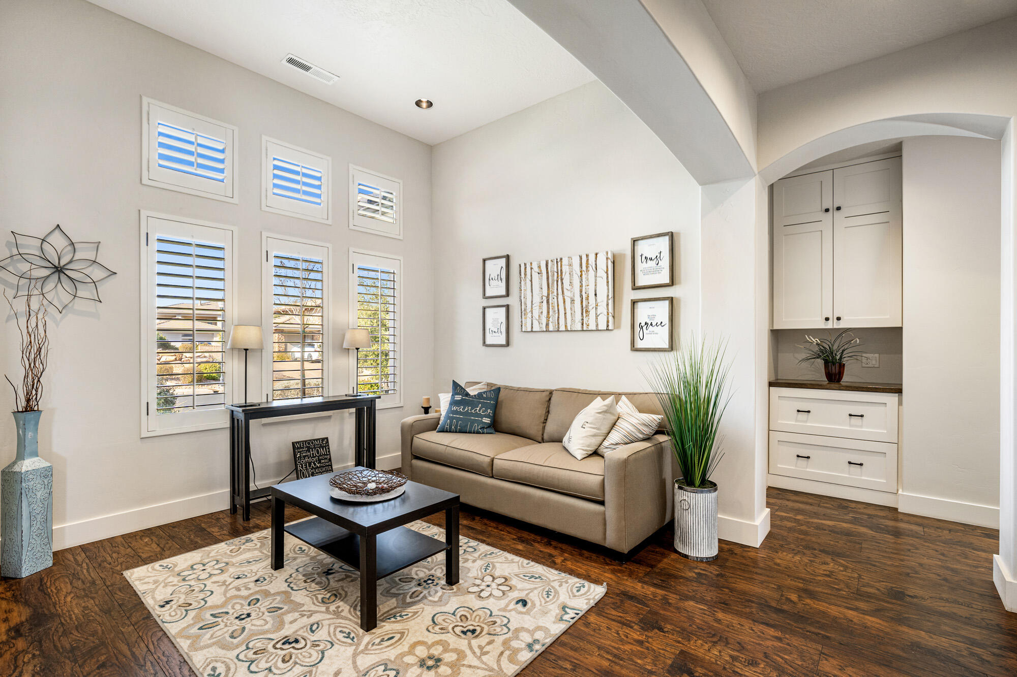 TONAQUINT TERRACE - Residential