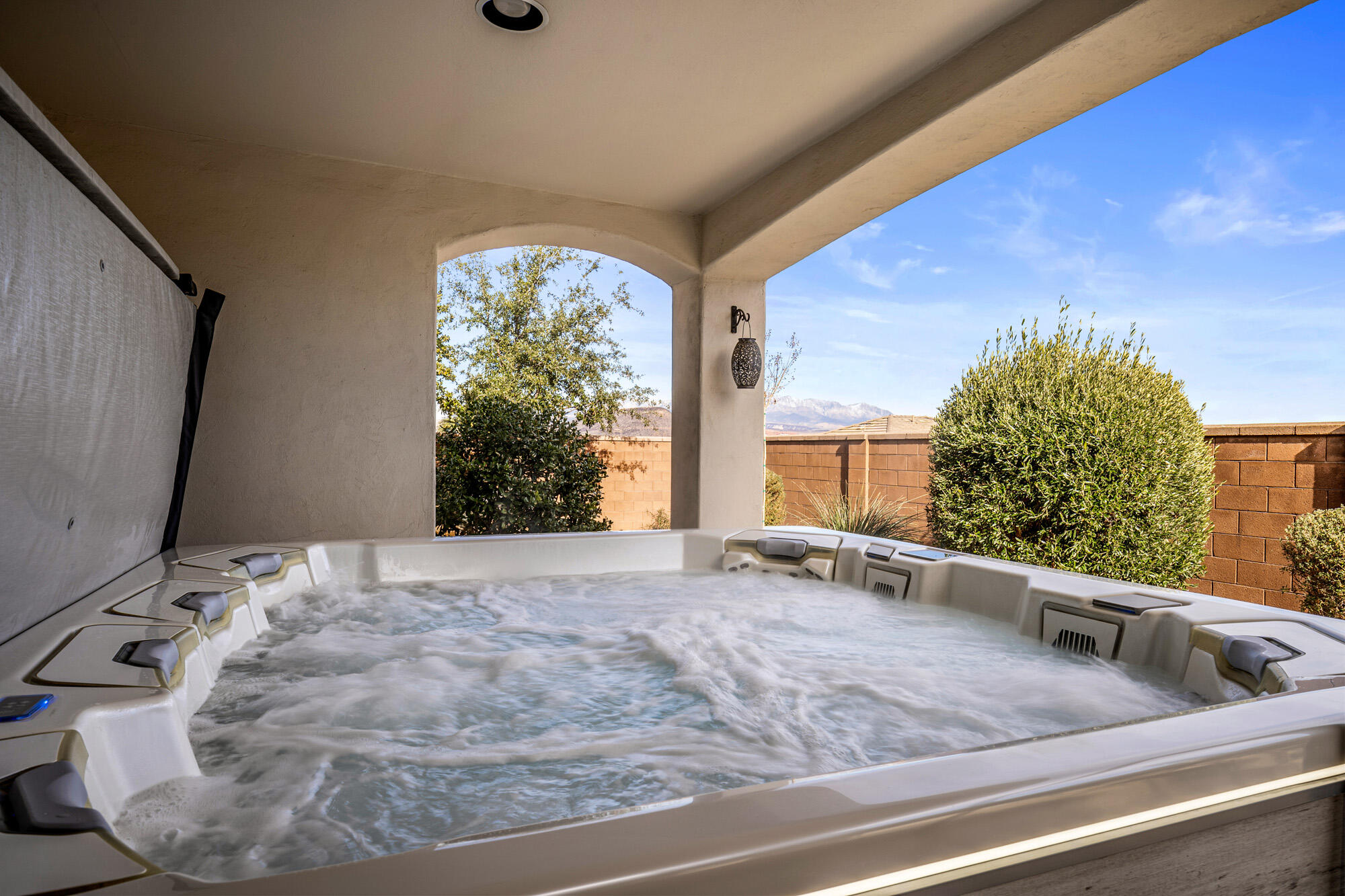 TONAQUINT TERRACE - Residential
