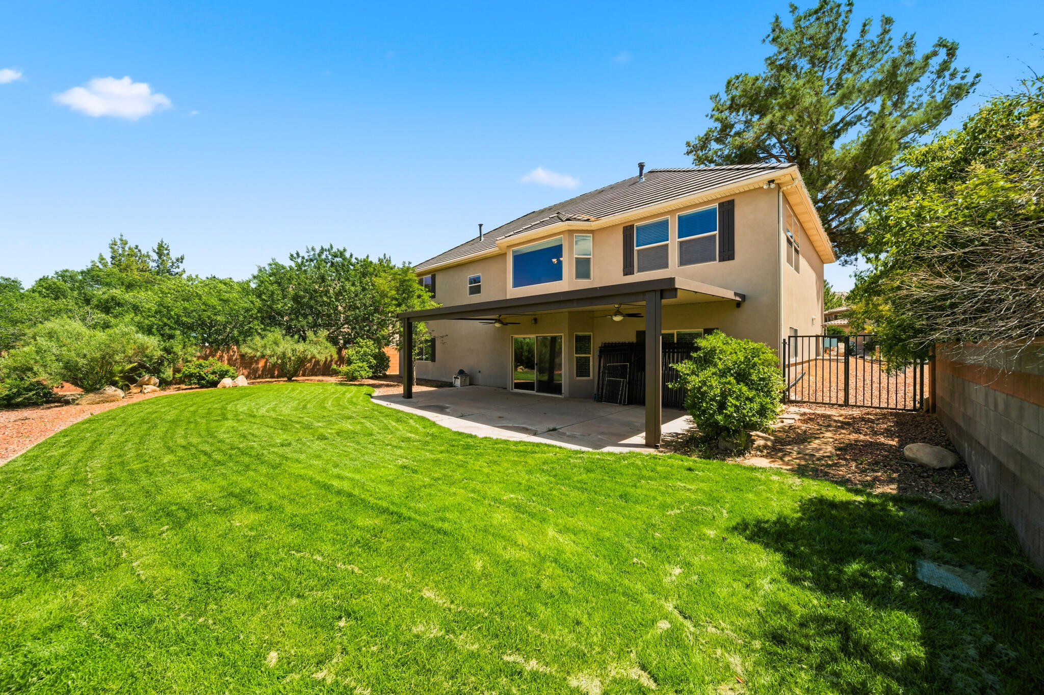 BOULDERS - Residential