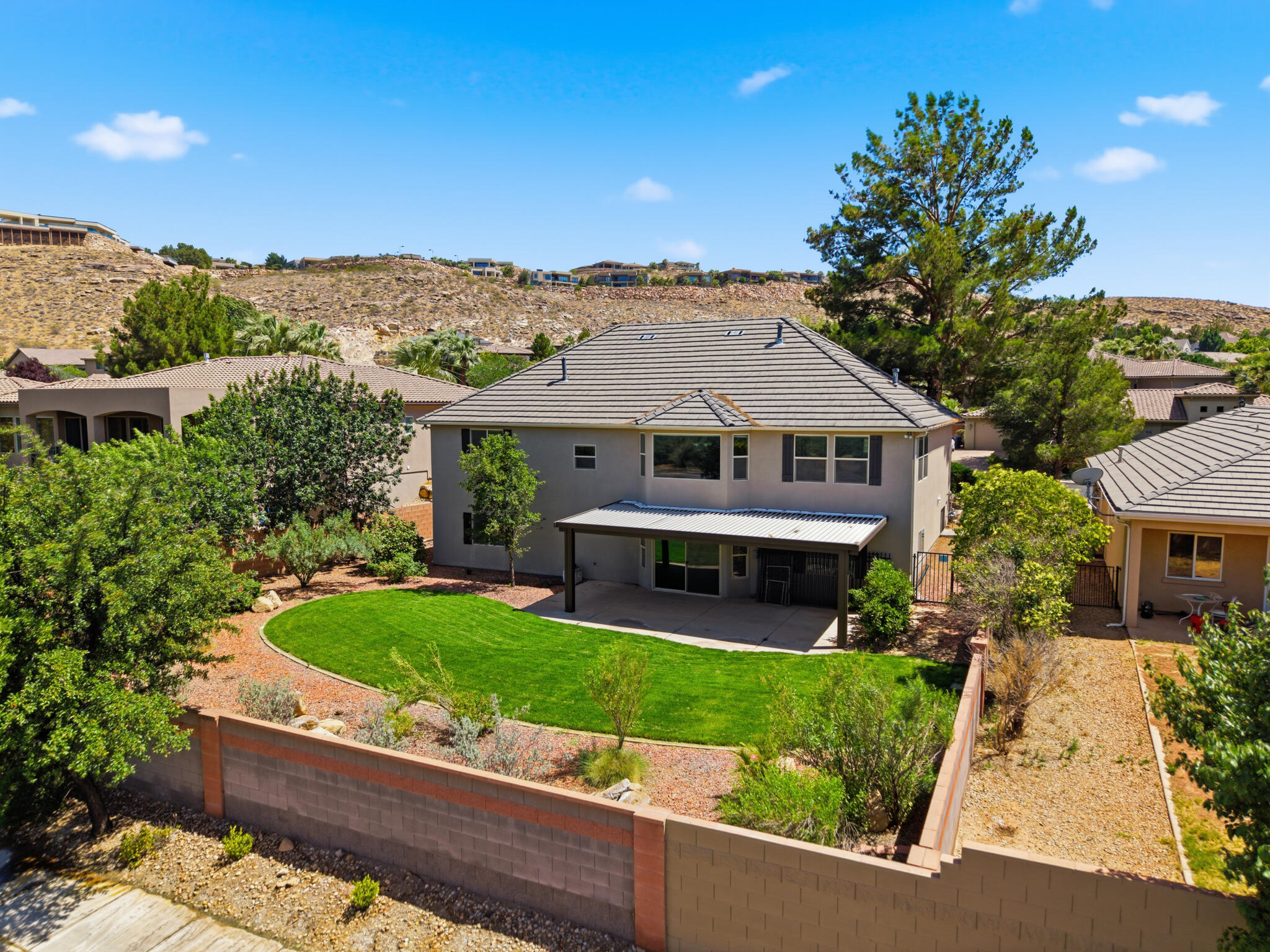 BOULDERS - Residential