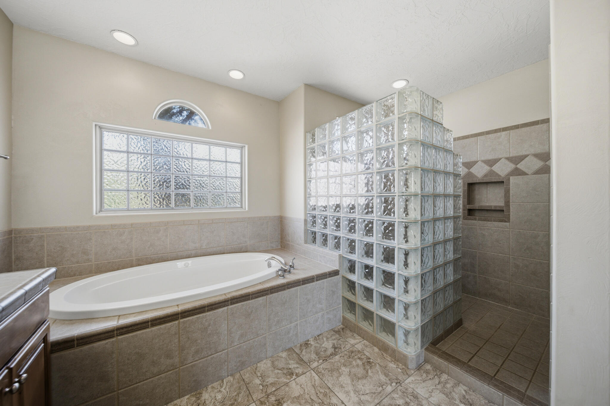 BOULDERS - Residential
