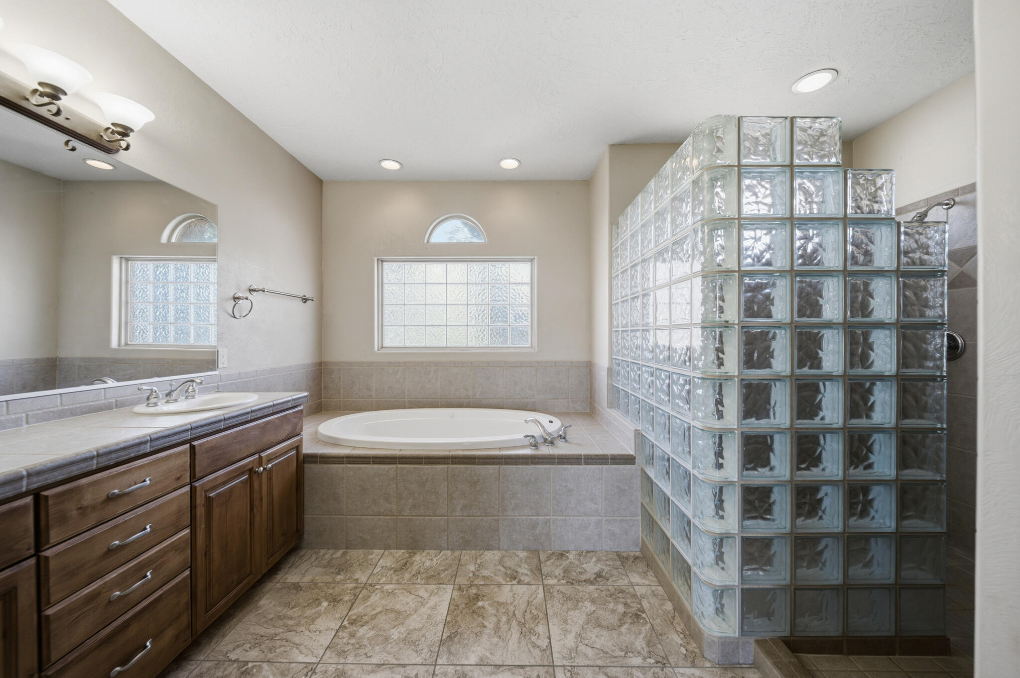 BOULDERS - Residential