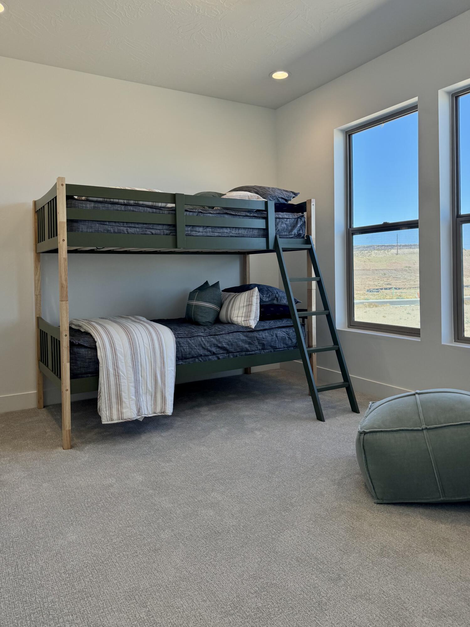 ROSALIA RIDGE AT DIVARIO - Residential