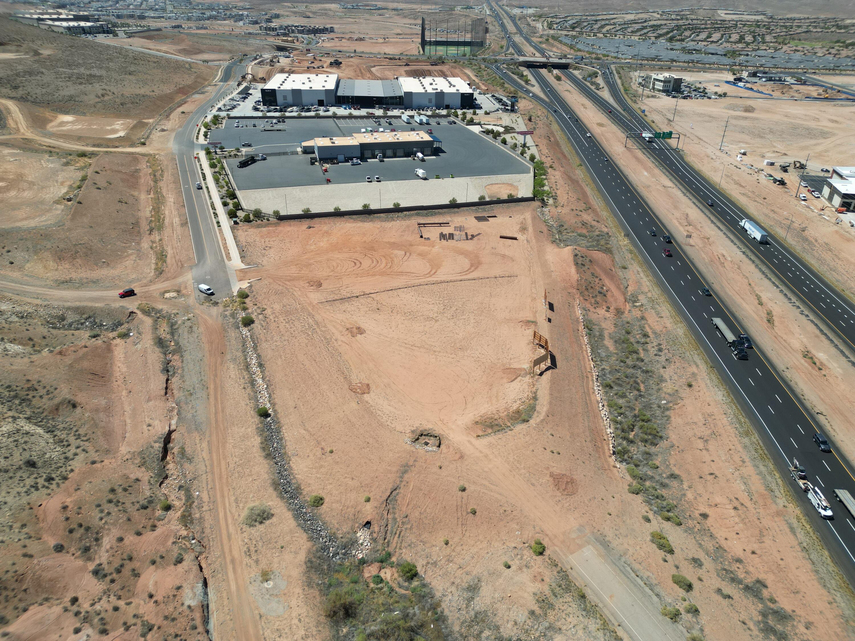 KENWORTH COMMERCIAL SUB - Land