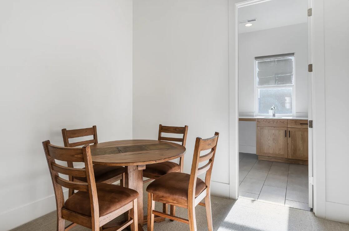 BLOOMINGTON VAC VILLAS - Residential