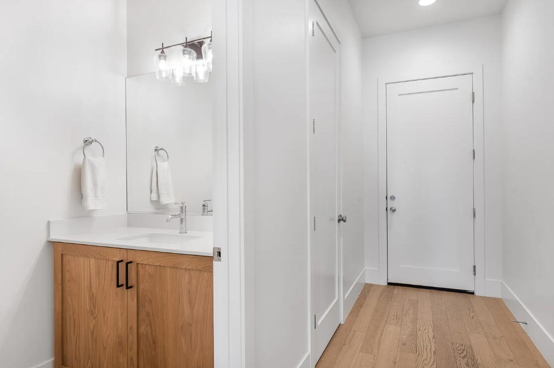 BLOOMINGTON VAC VILLAS - Residential