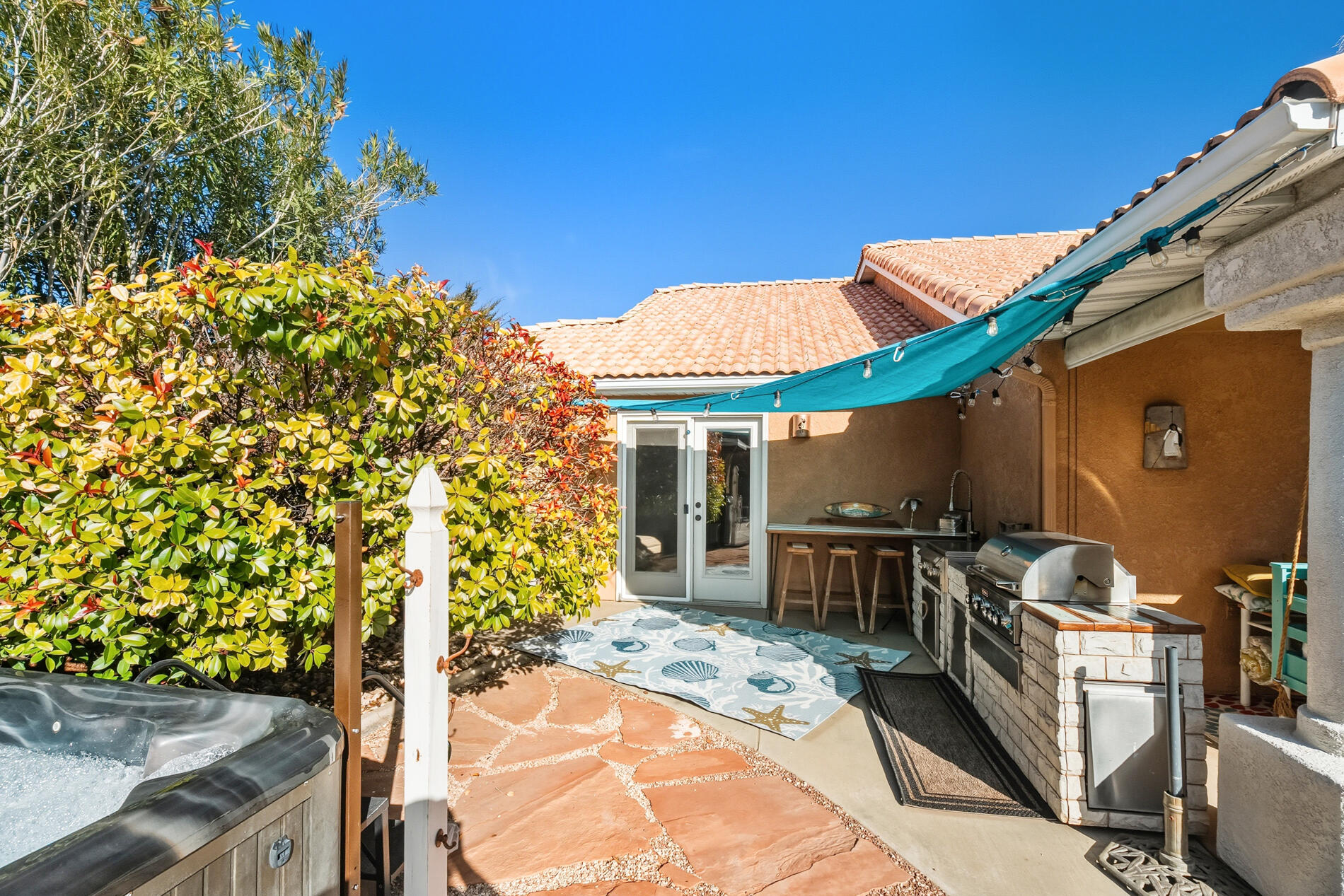 ROYAL OAKS - Residential