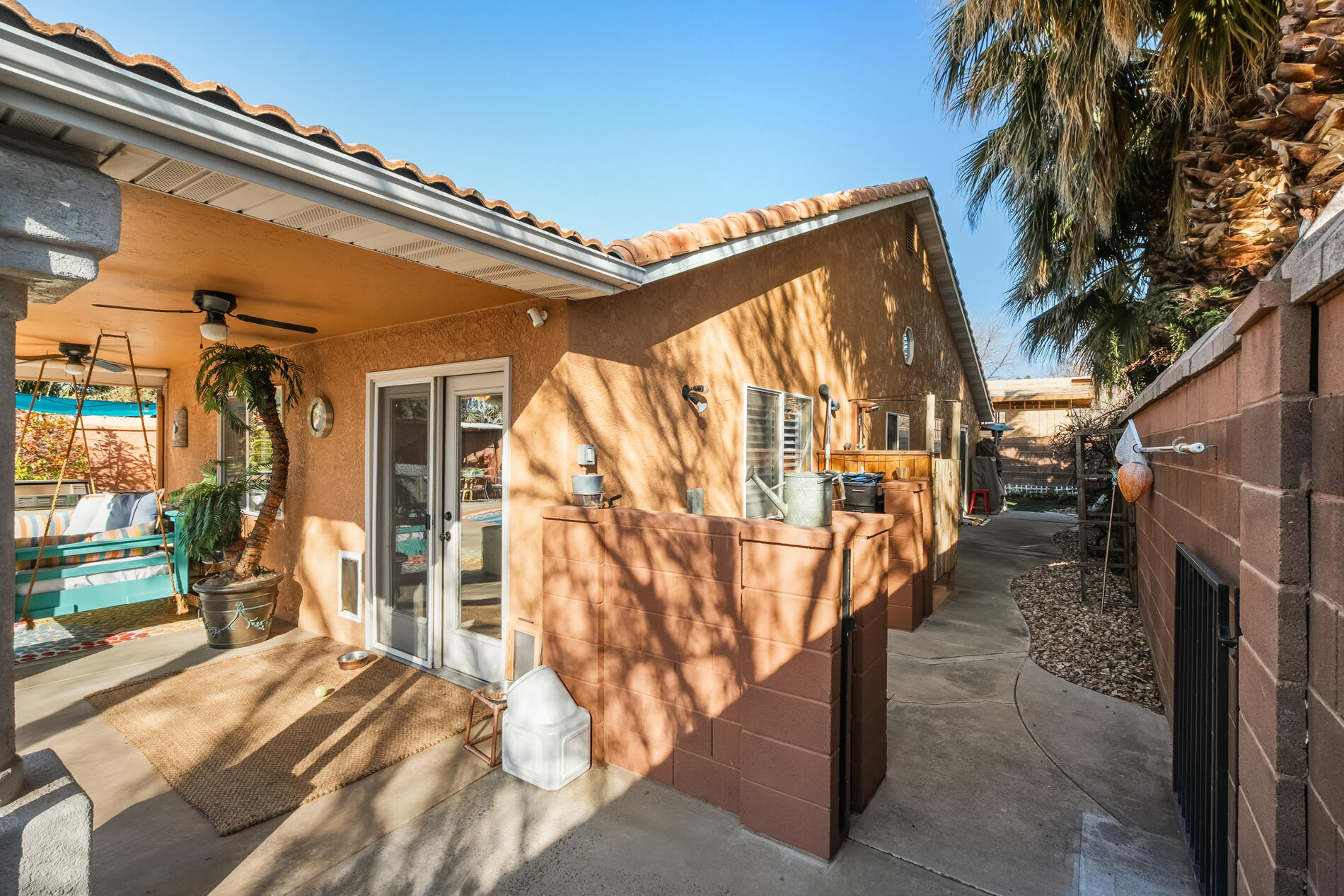 ROYAL OAKS - Residential