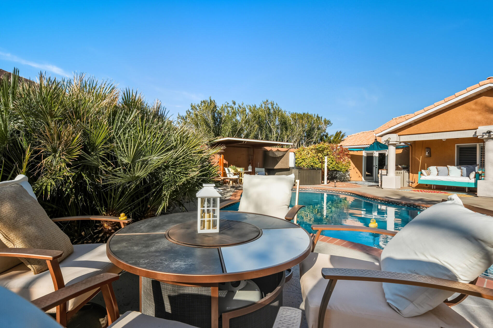 ROYAL OAKS - Residential
