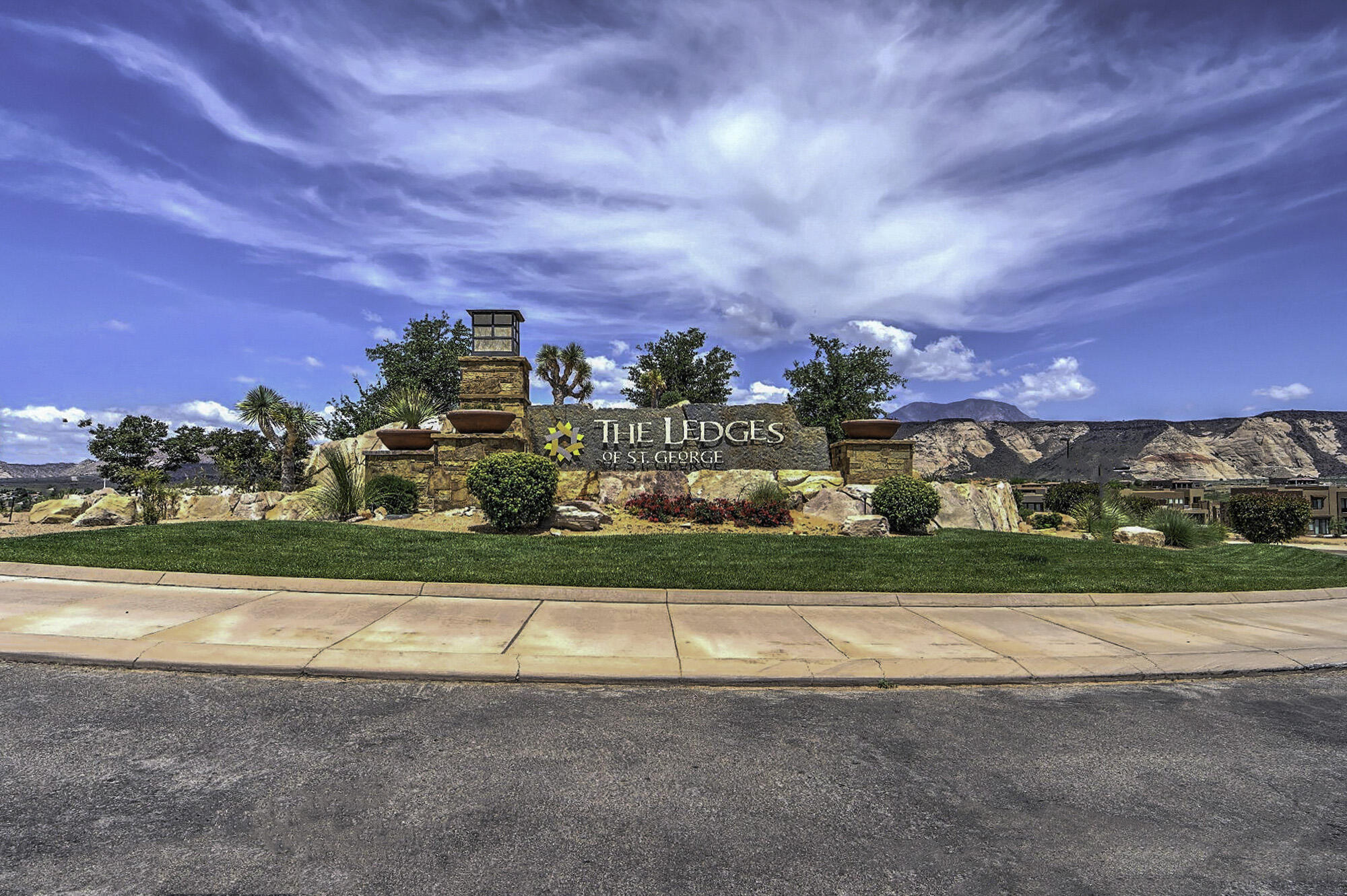 LEDGES OF ST GEORGE - Residential