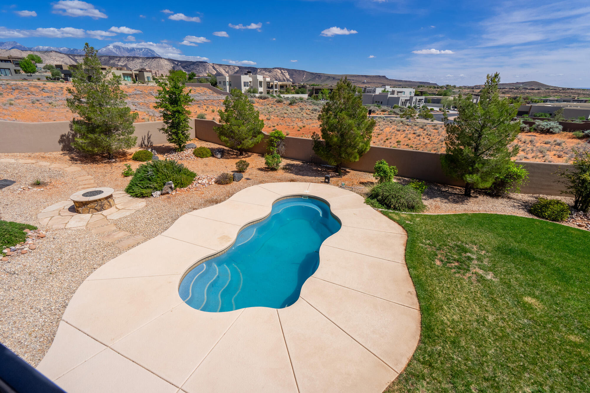 LEDGES OF ST GEORGE - Residential