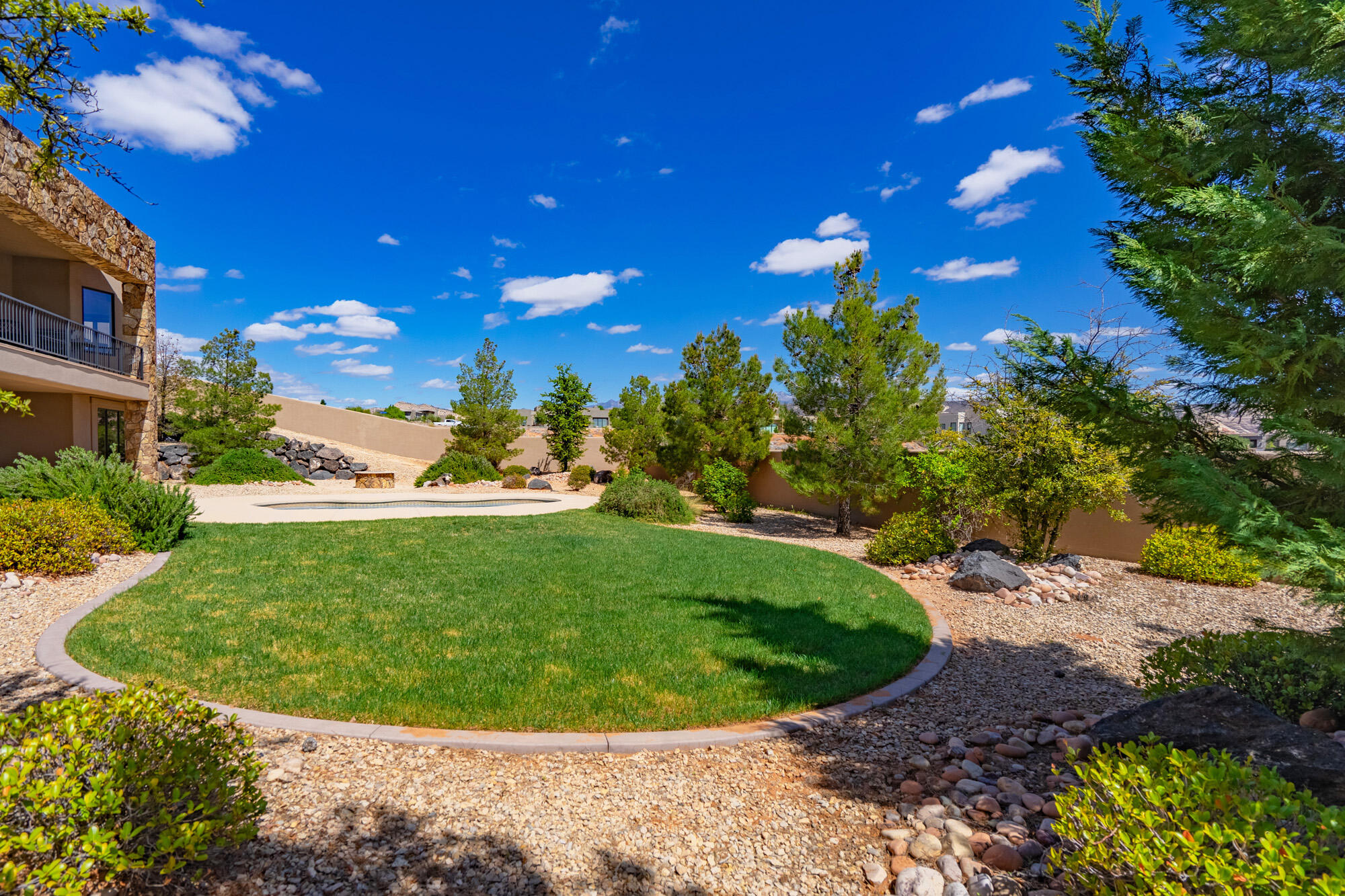 LEDGES OF ST GEORGE - Residential