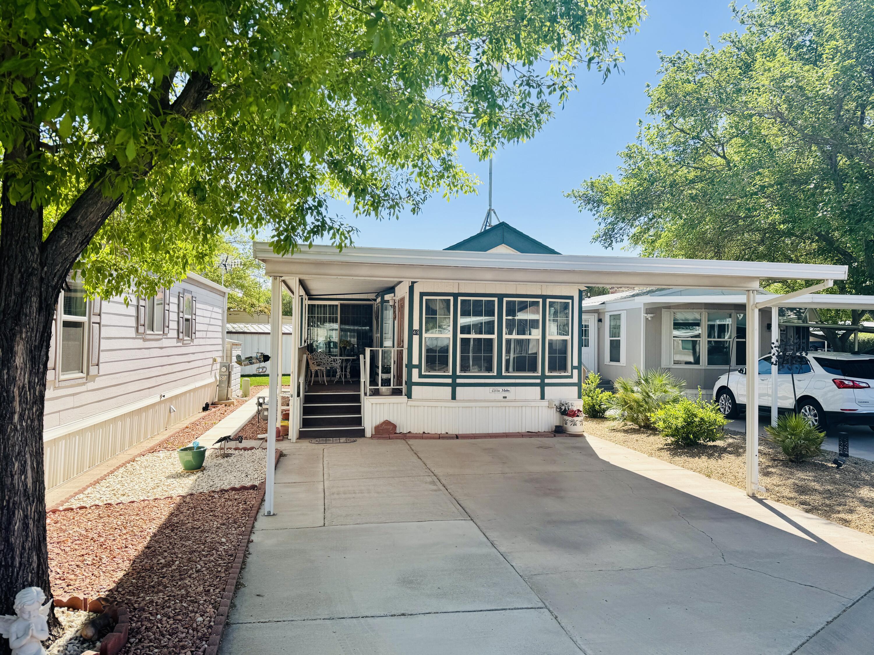 ASSUMABLE LOAN! Comfortable 1 bed, 1 bath park model home located at 1160 E Telegraph #49. Mostly furnished and move-in ready, featuring new flooring throughout, full-size washer and dryer, and a brand-new $500 TV antenna. Enjoy a great storage shed, charming front entry, and a nice side yard with a cozy sitting porch. Priced at $170,000.
Buyer to verify all information.
