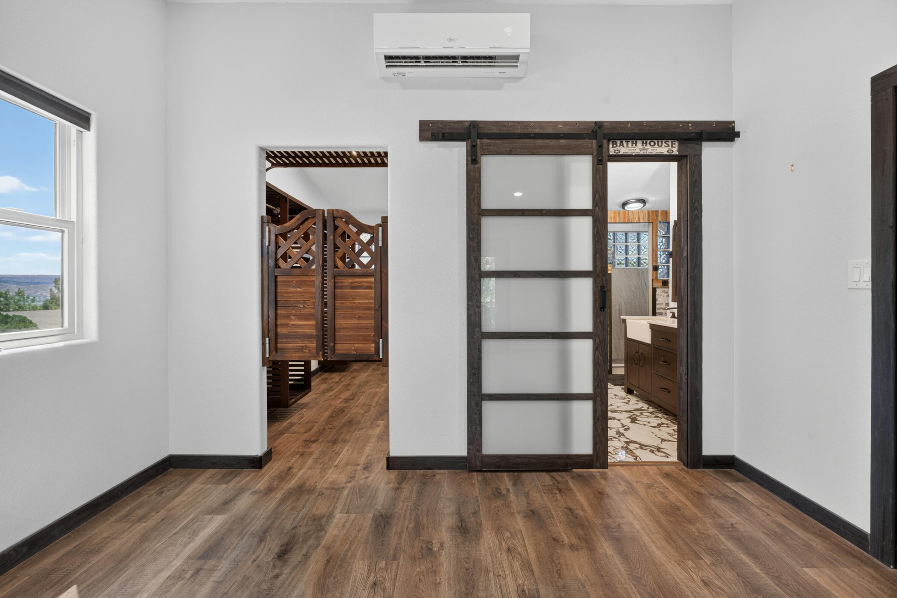 MIDDLETON TOWN - Residential