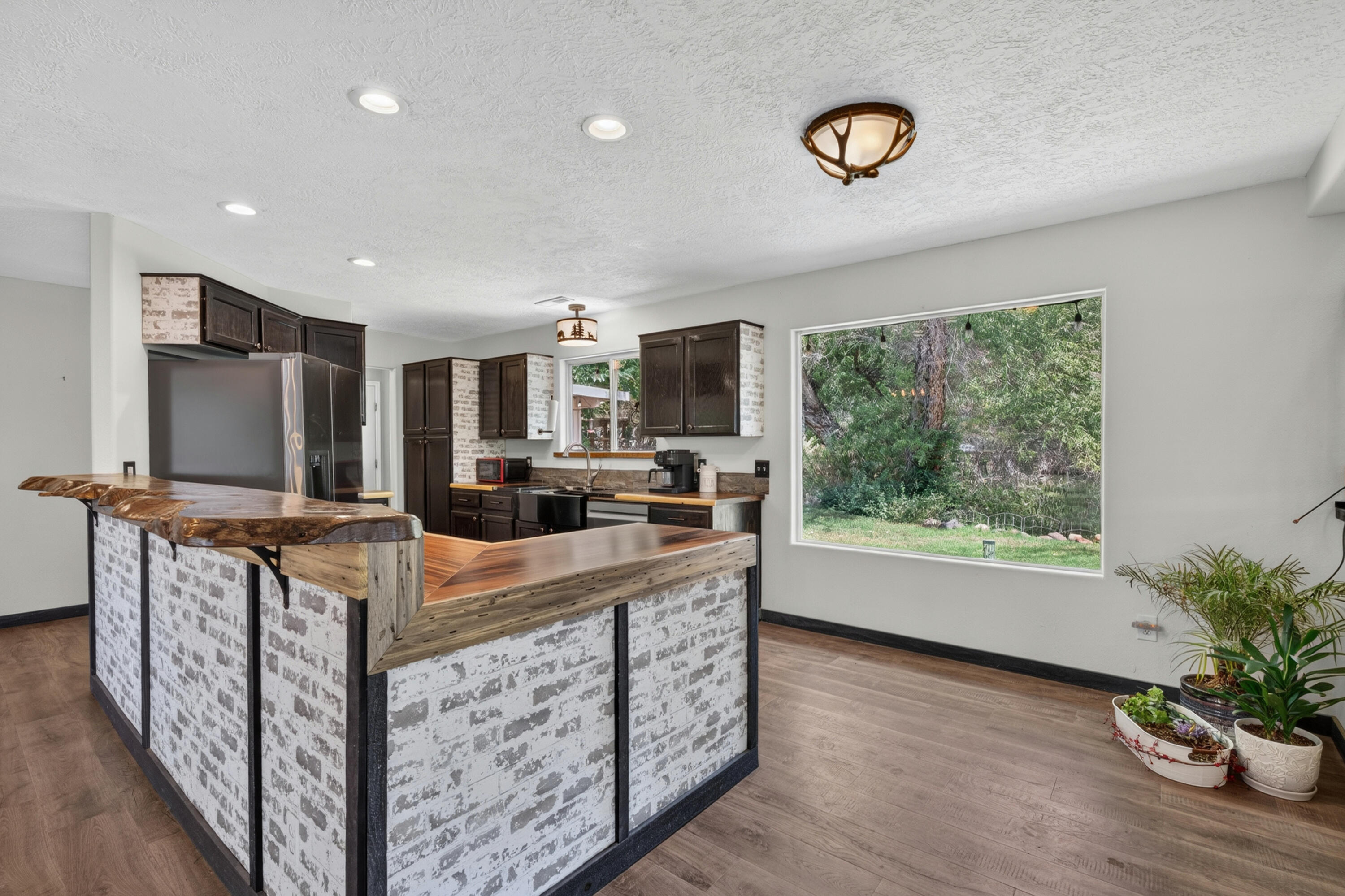 MIDDLETON TOWN - Residential
