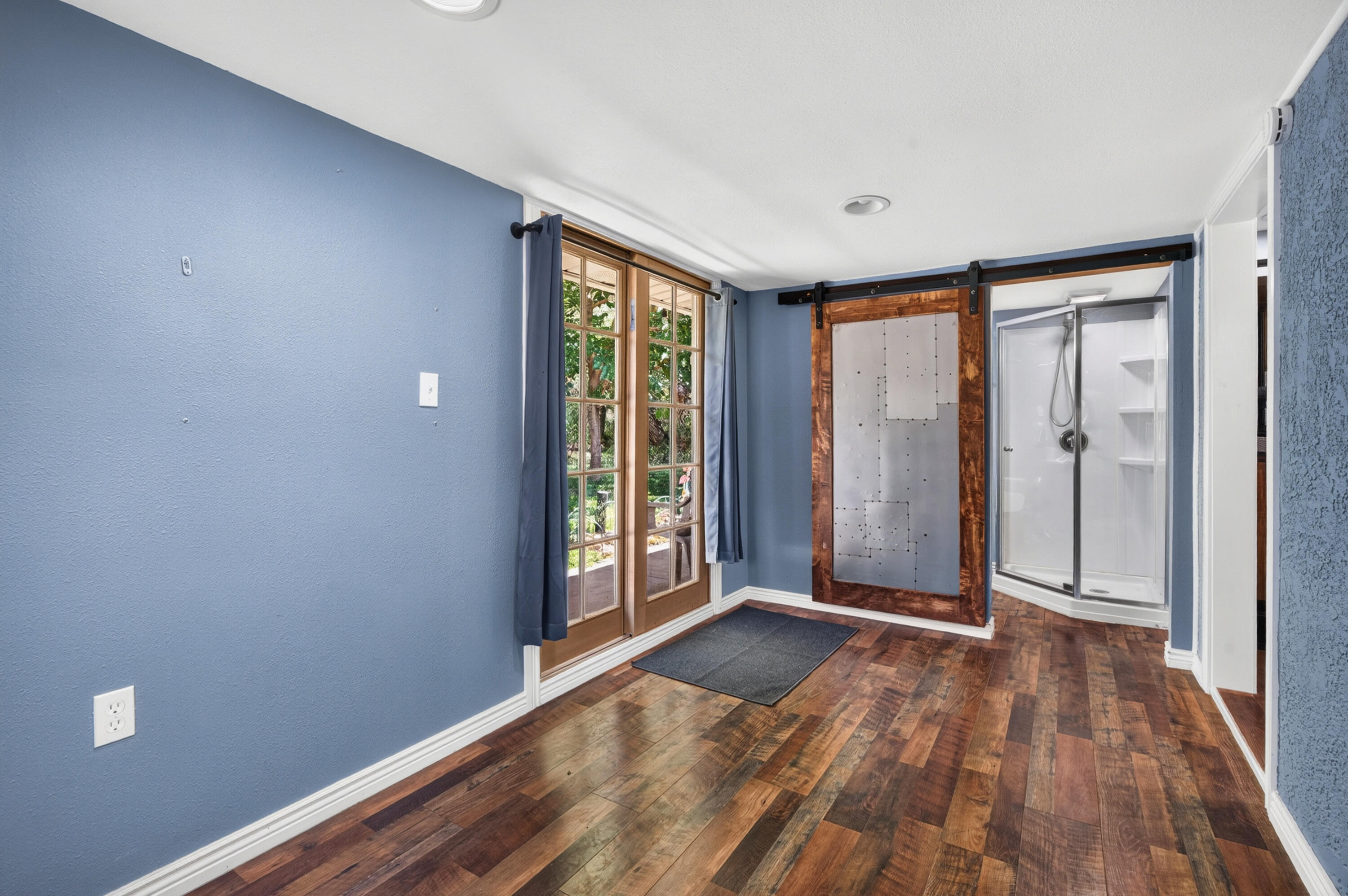 MIDDLETON TOWN - Residential