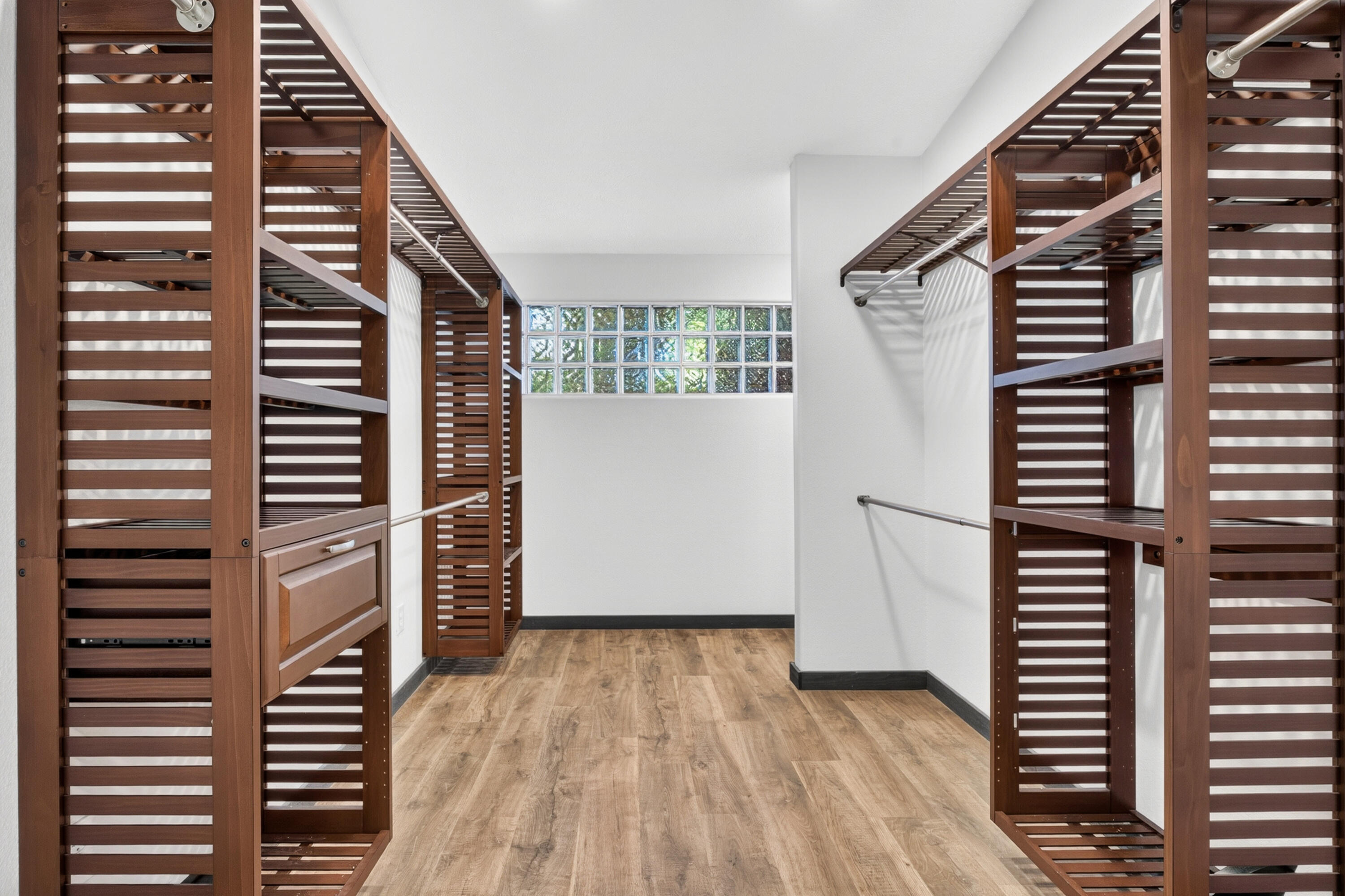 MIDDLETON TOWN - Residential