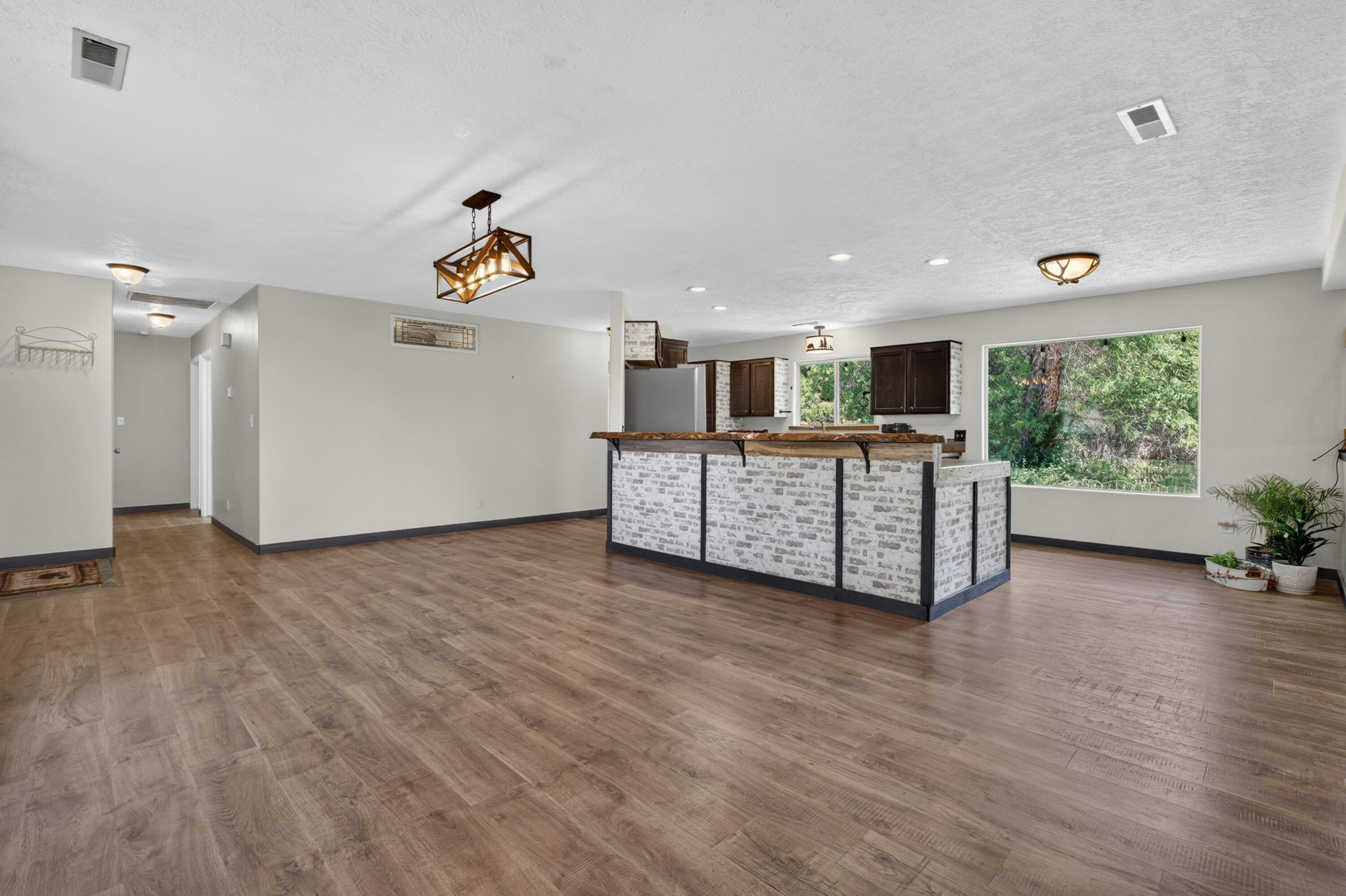MIDDLETON TOWN - Residential