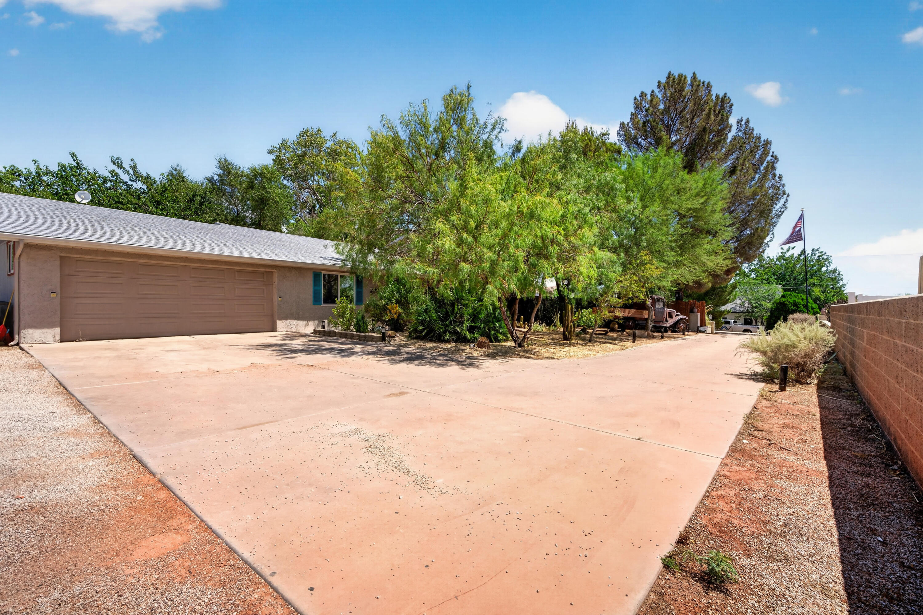 MIDDLETON TOWN - Residential