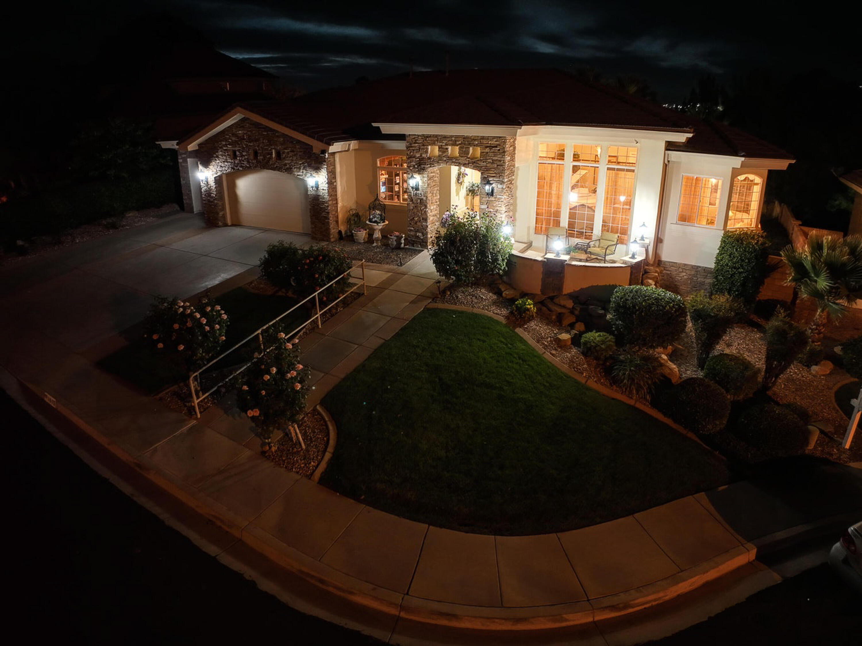 BOULDERS - Residential