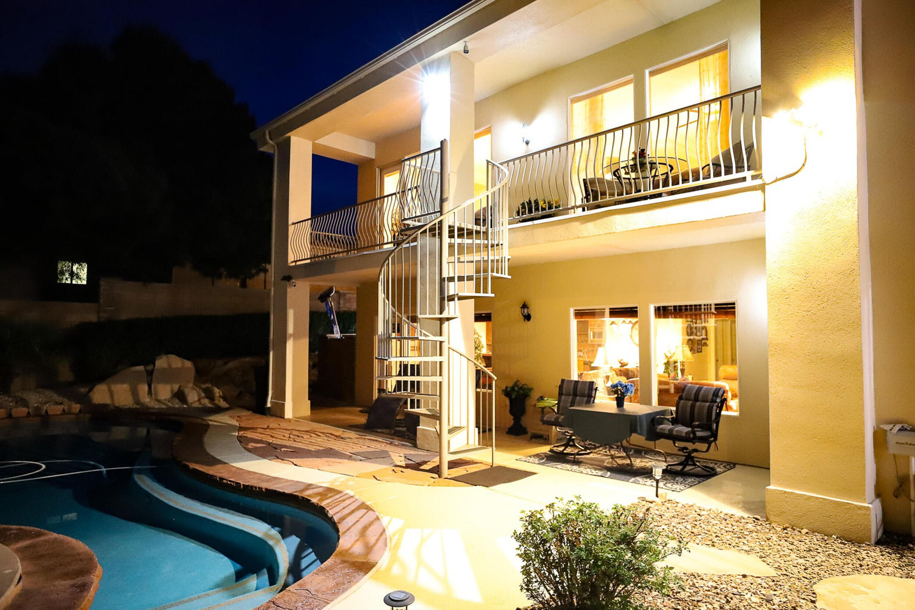 BOULDERS - Residential