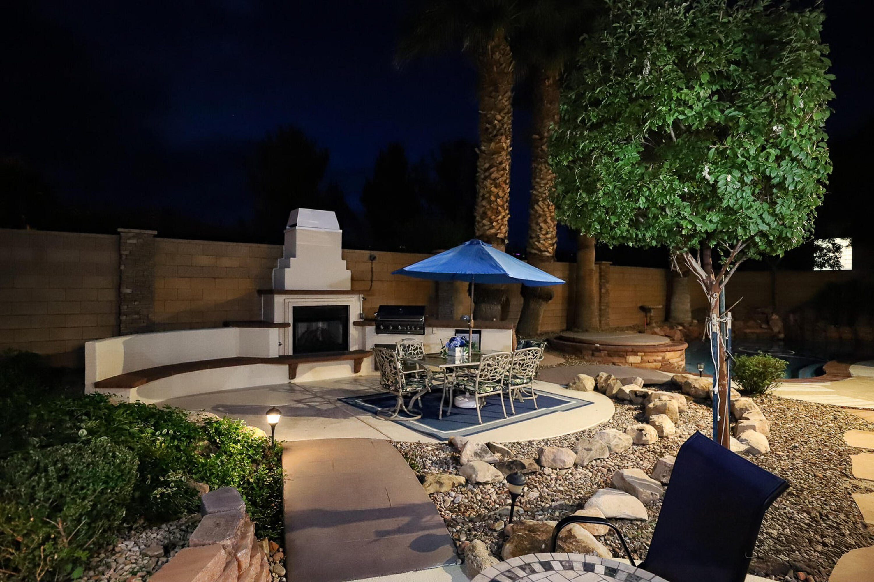 BOULDERS - Residential