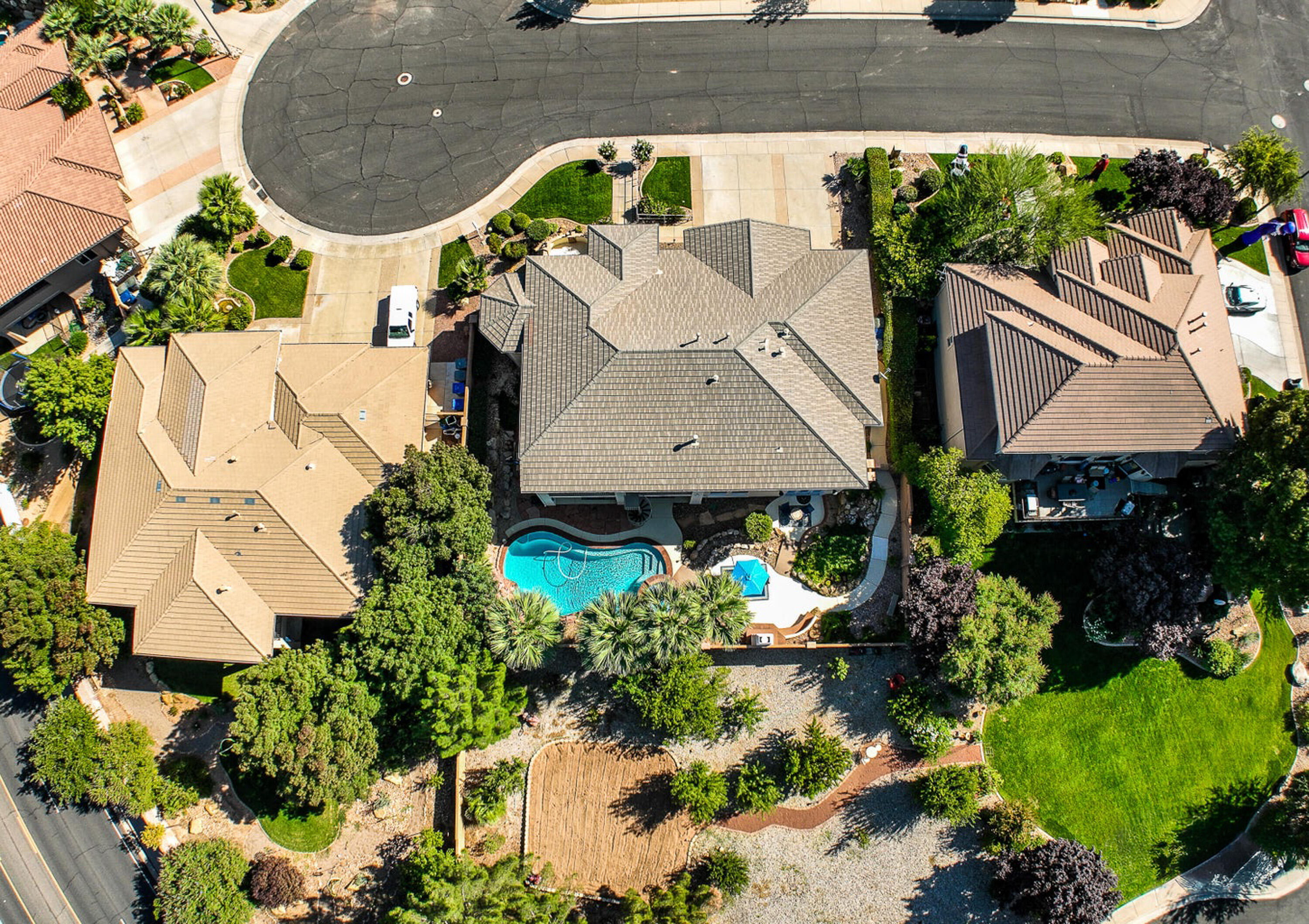 BOULDERS - Residential