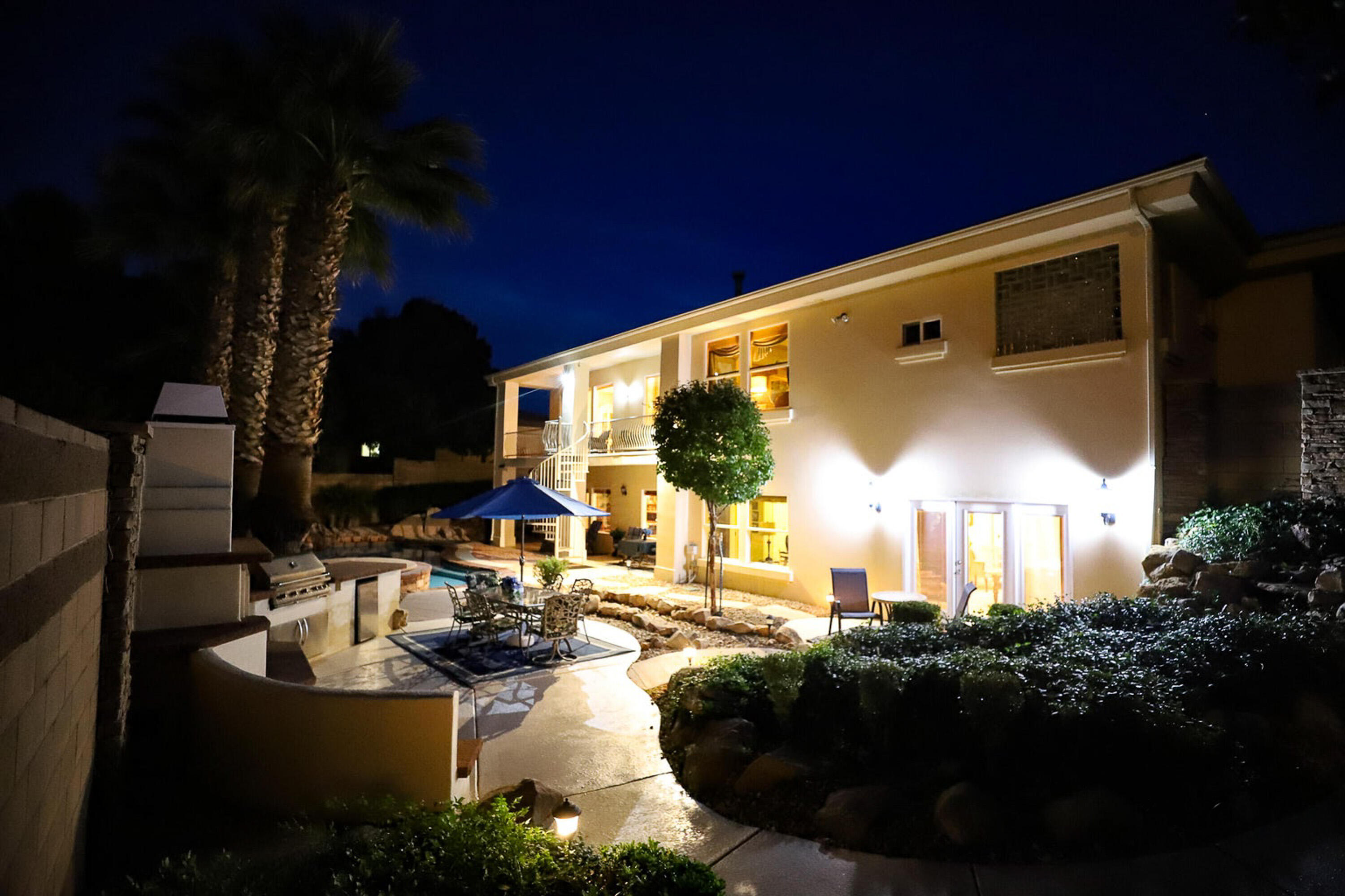 BOULDERS - Residential