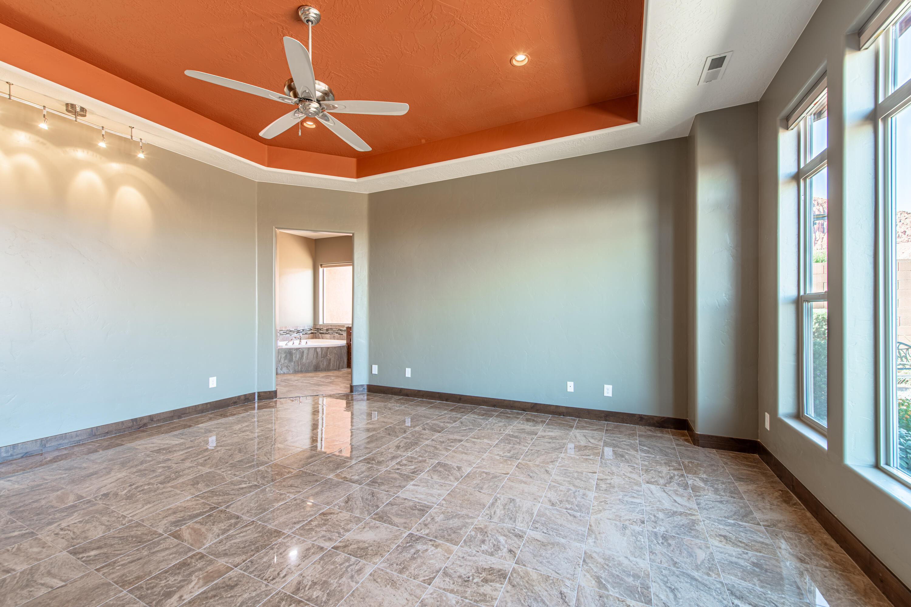 RED MOUNTAIN ESTATES - Residential