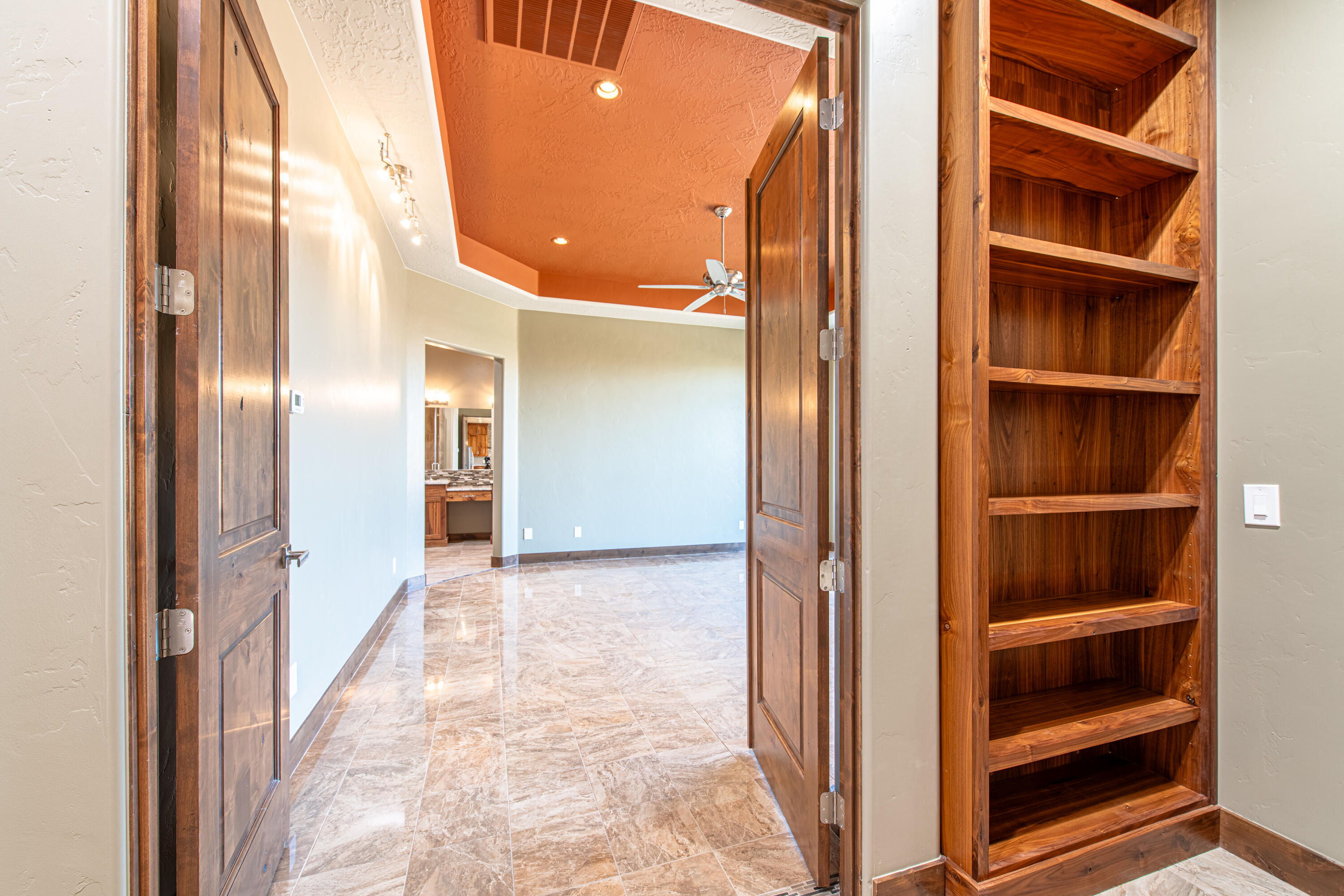 RED MOUNTAIN ESTATES - Residential