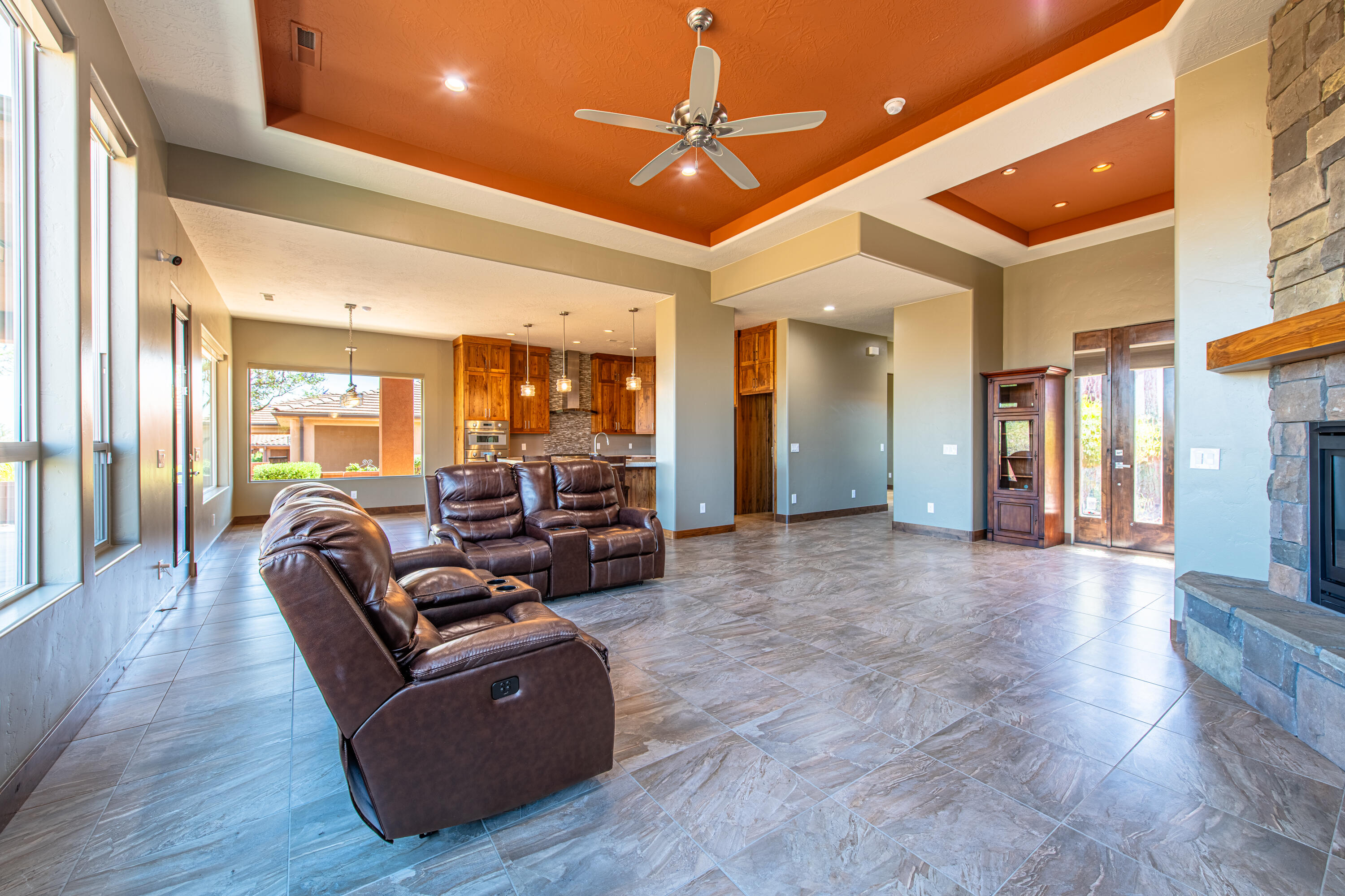 RED MOUNTAIN ESTATES - Residential