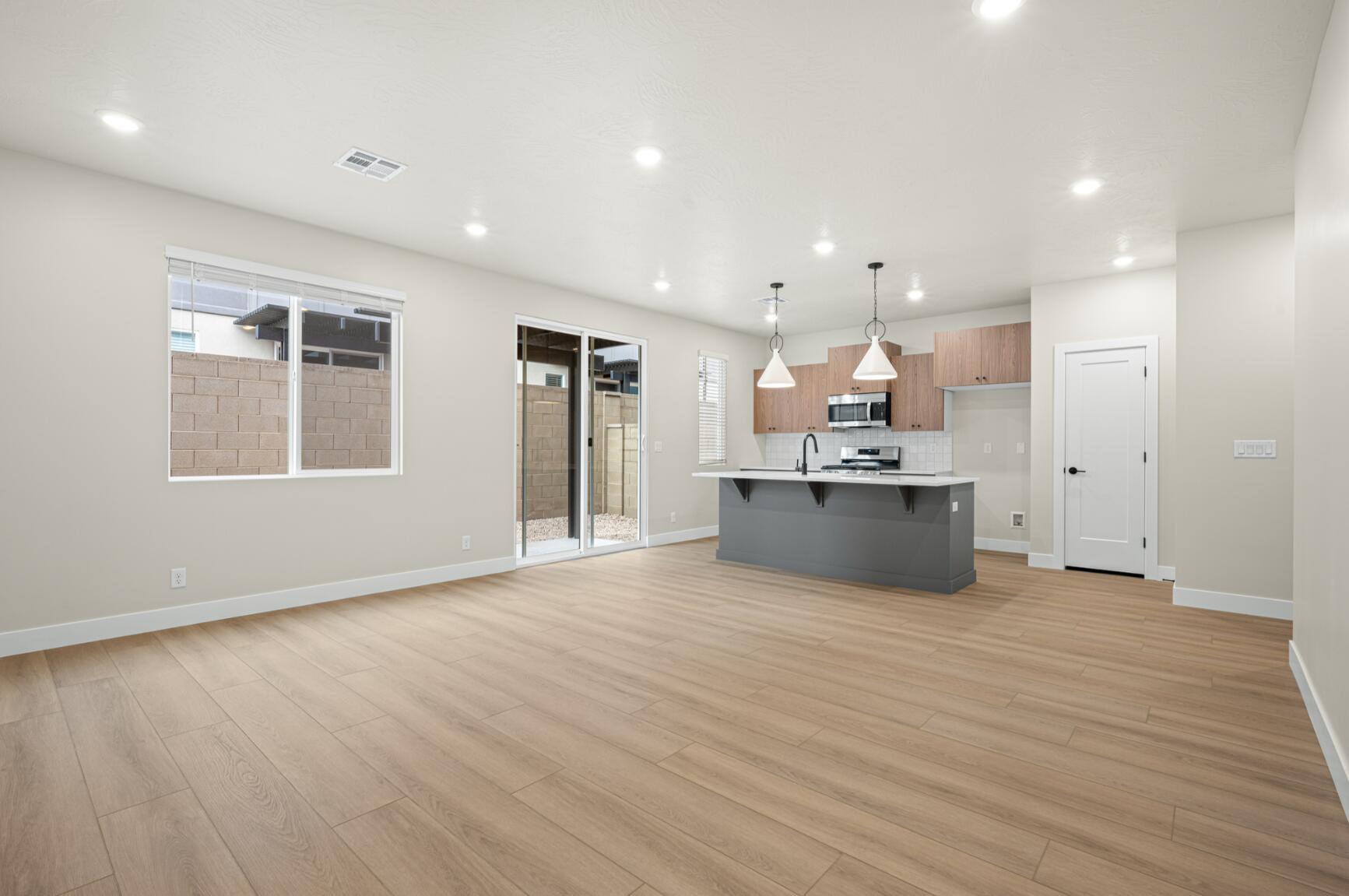 RISE AT CORAL CANYON - Residential