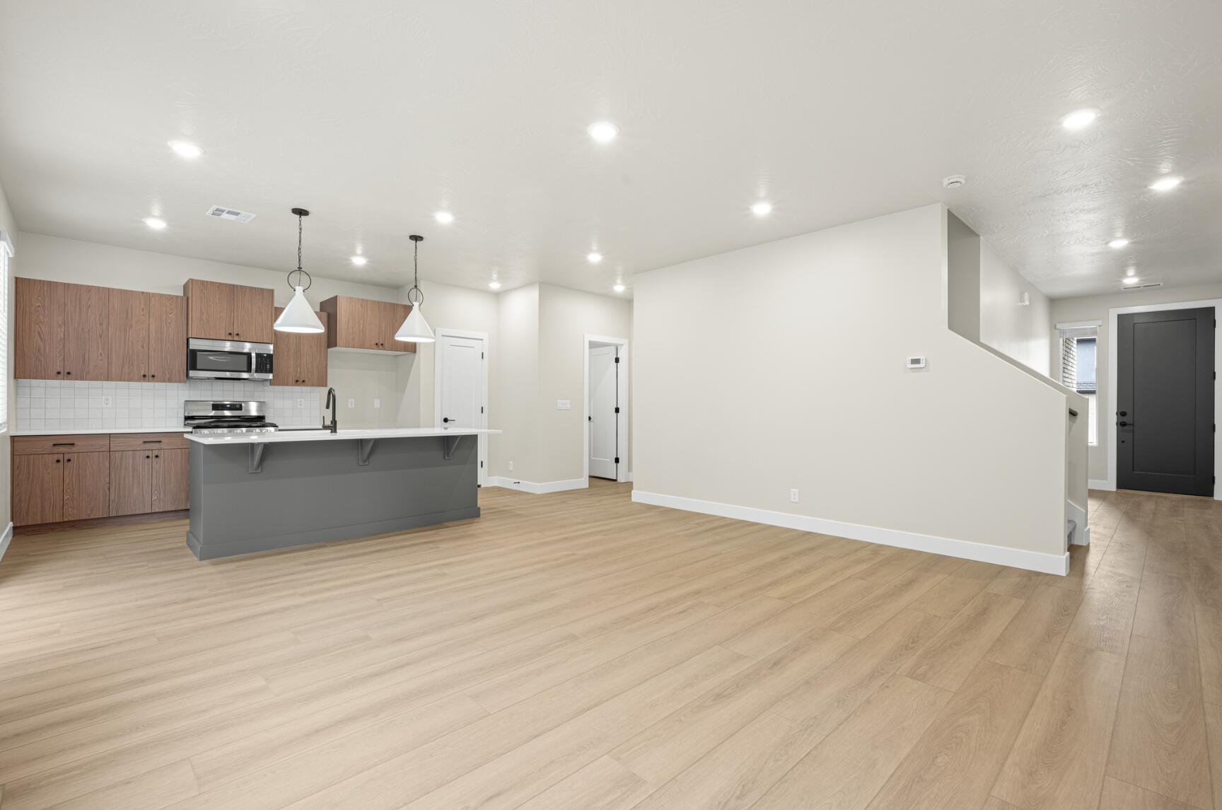 RISE AT CORAL CANYON - Residential