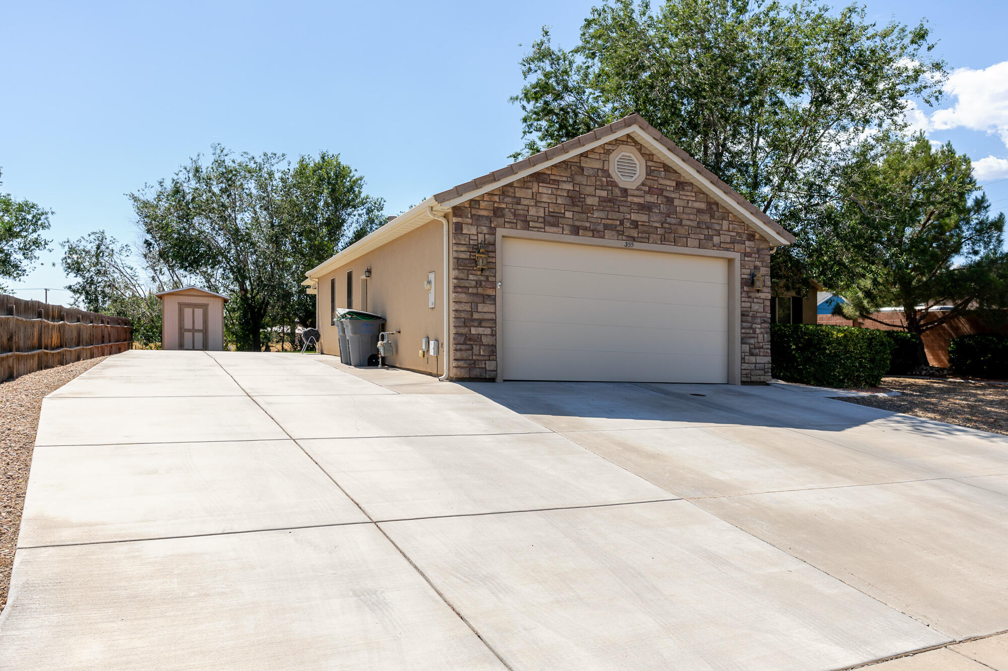 FOX HOLLOW - Residential