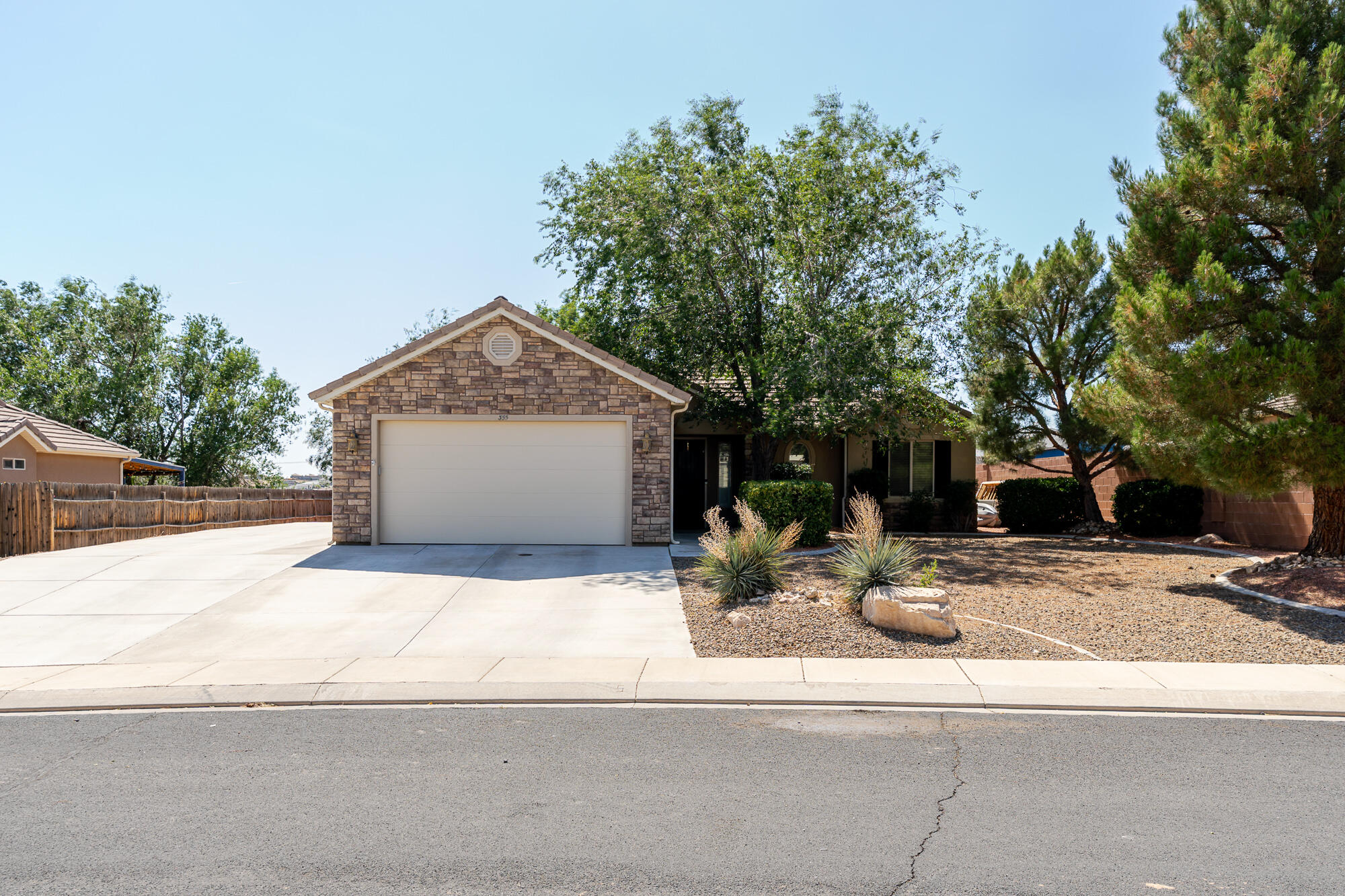 FOX HOLLOW - Residential