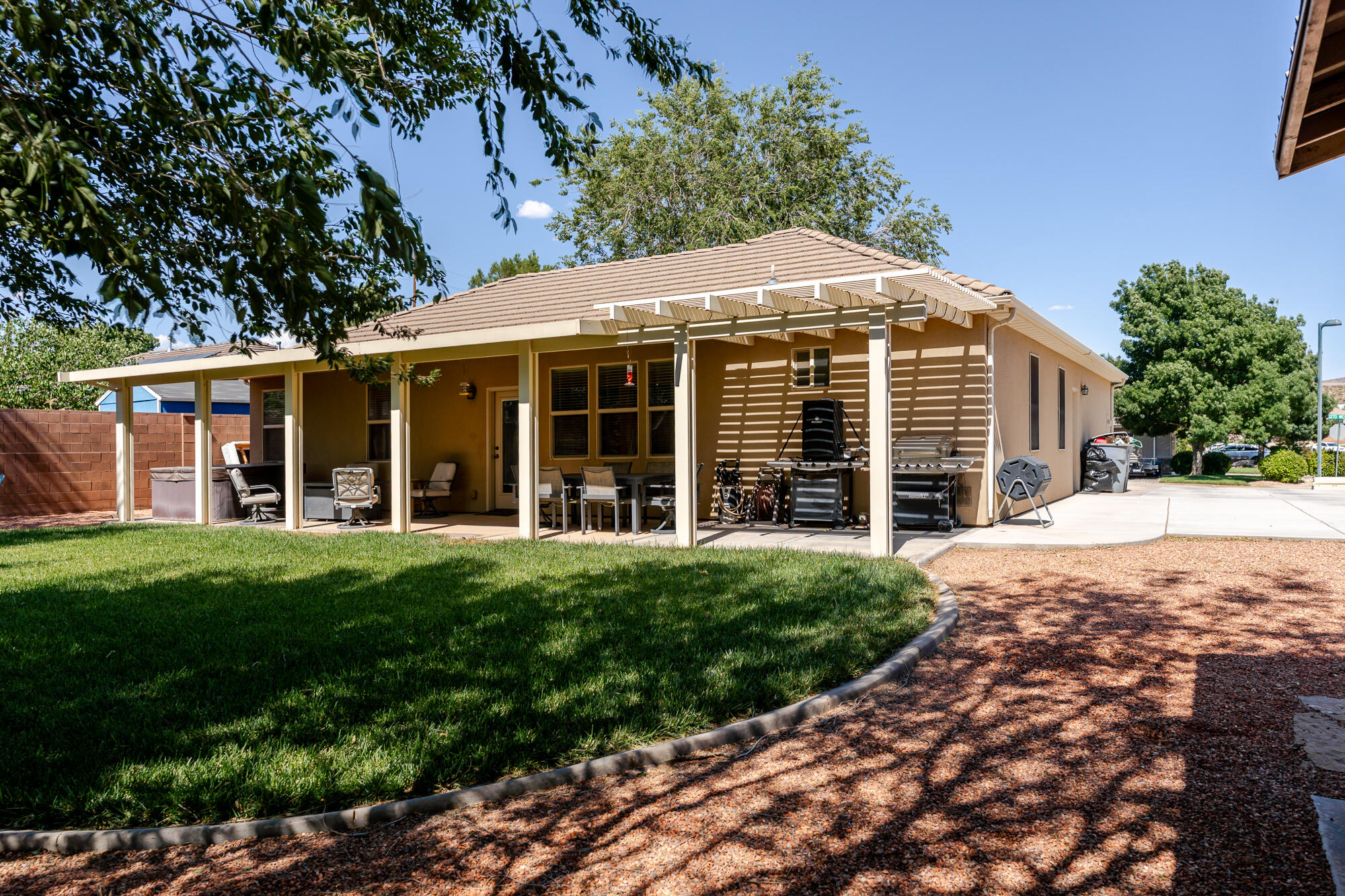 FOX HOLLOW - Residential