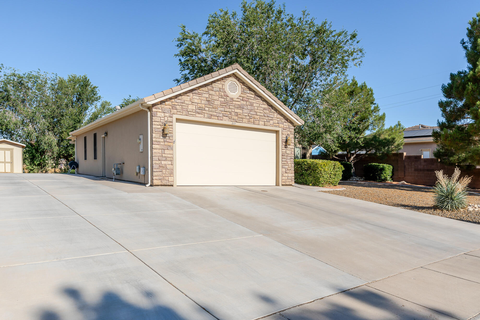 FOX HOLLOW - Residential