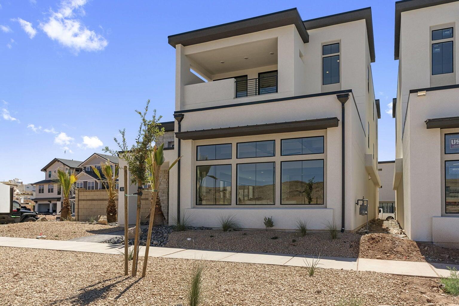 DESERT COLOR RESORT - Residential