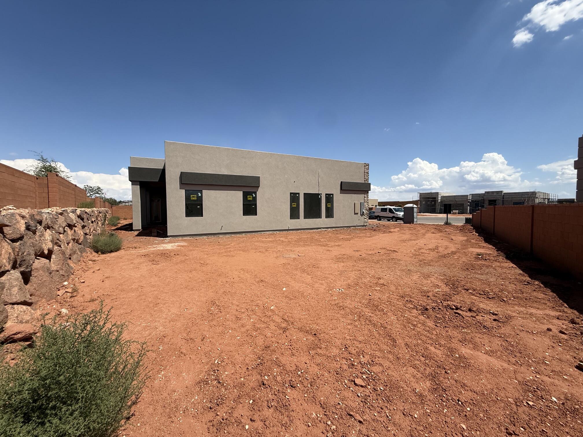 ONYX VALLEY - Residential